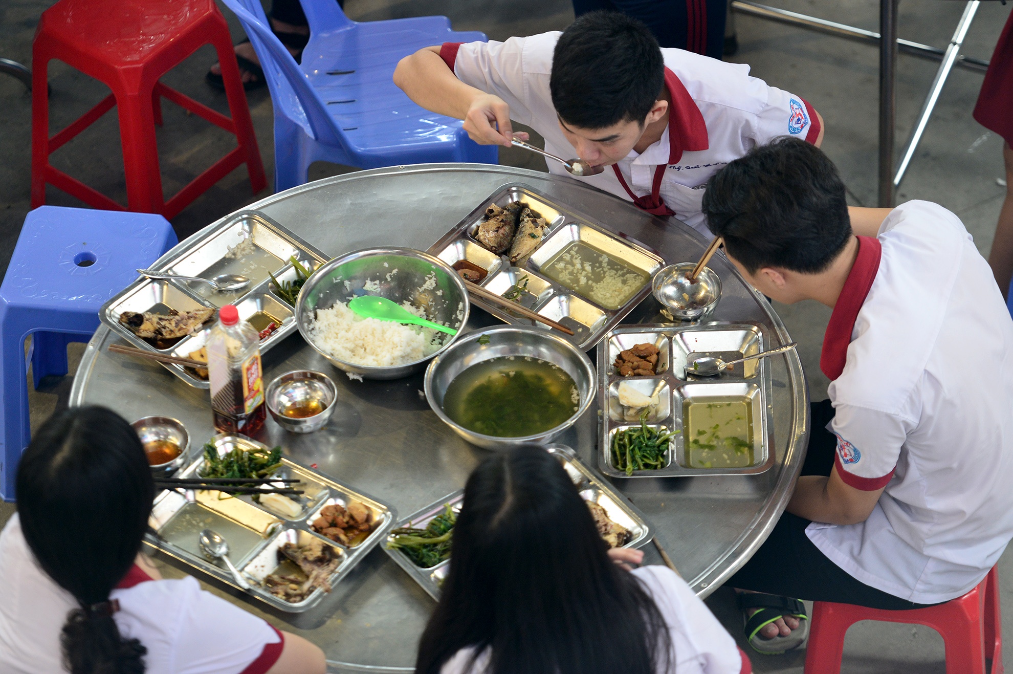 Canh on thi nuoc rut cua cac si tu Sai Gon anh 17