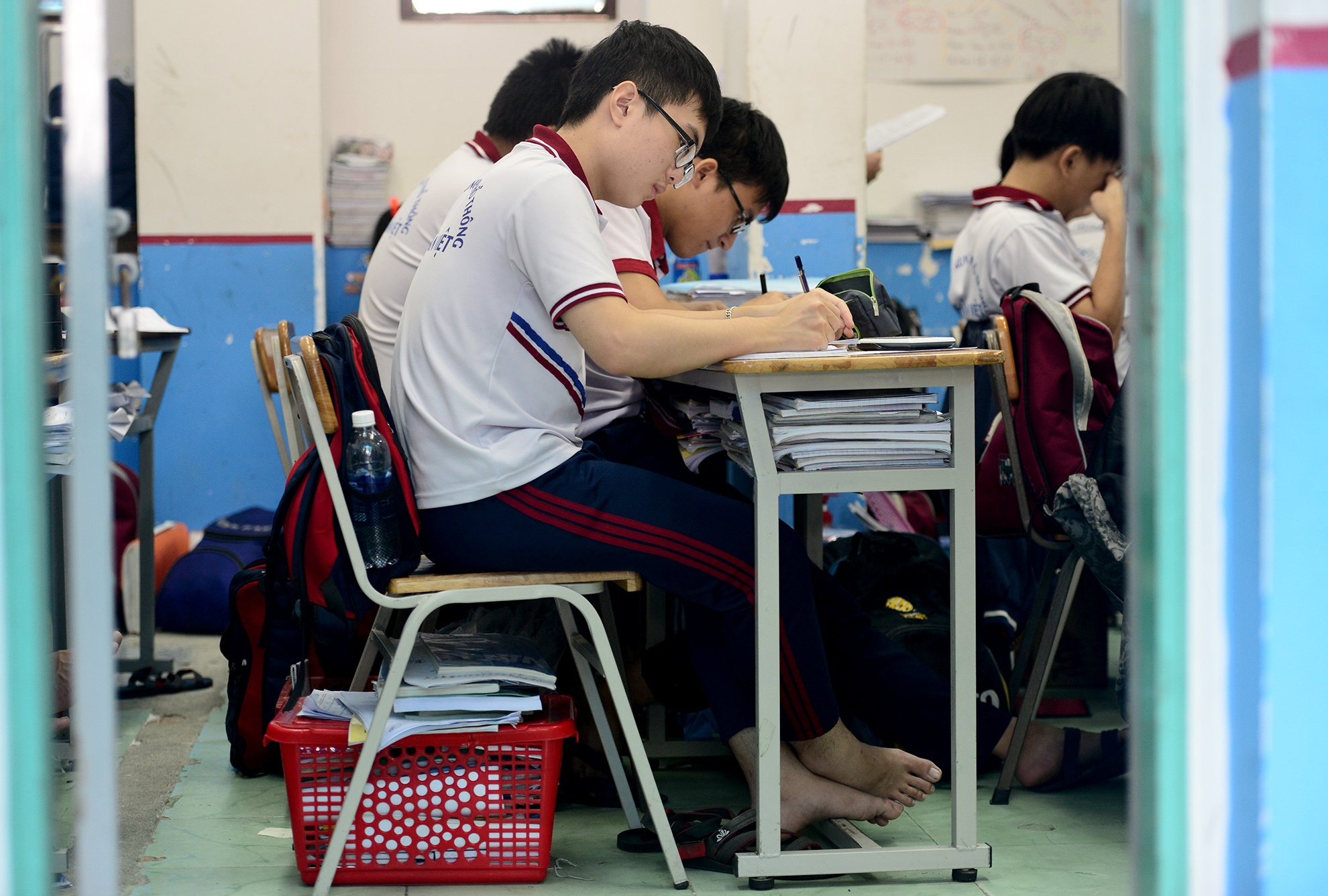 Canh on thi nuoc rut cua cac si tu Sai Gon anh 9