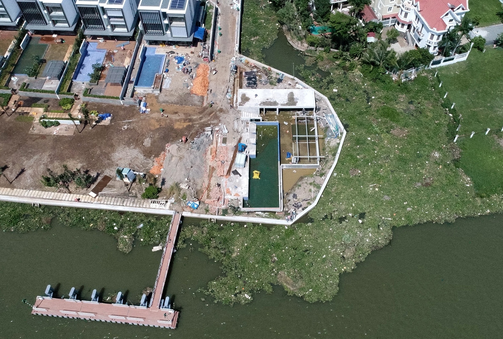 Can canh du an biet thu tram ty moi can vua bi phat o Sai Gon hinh anh