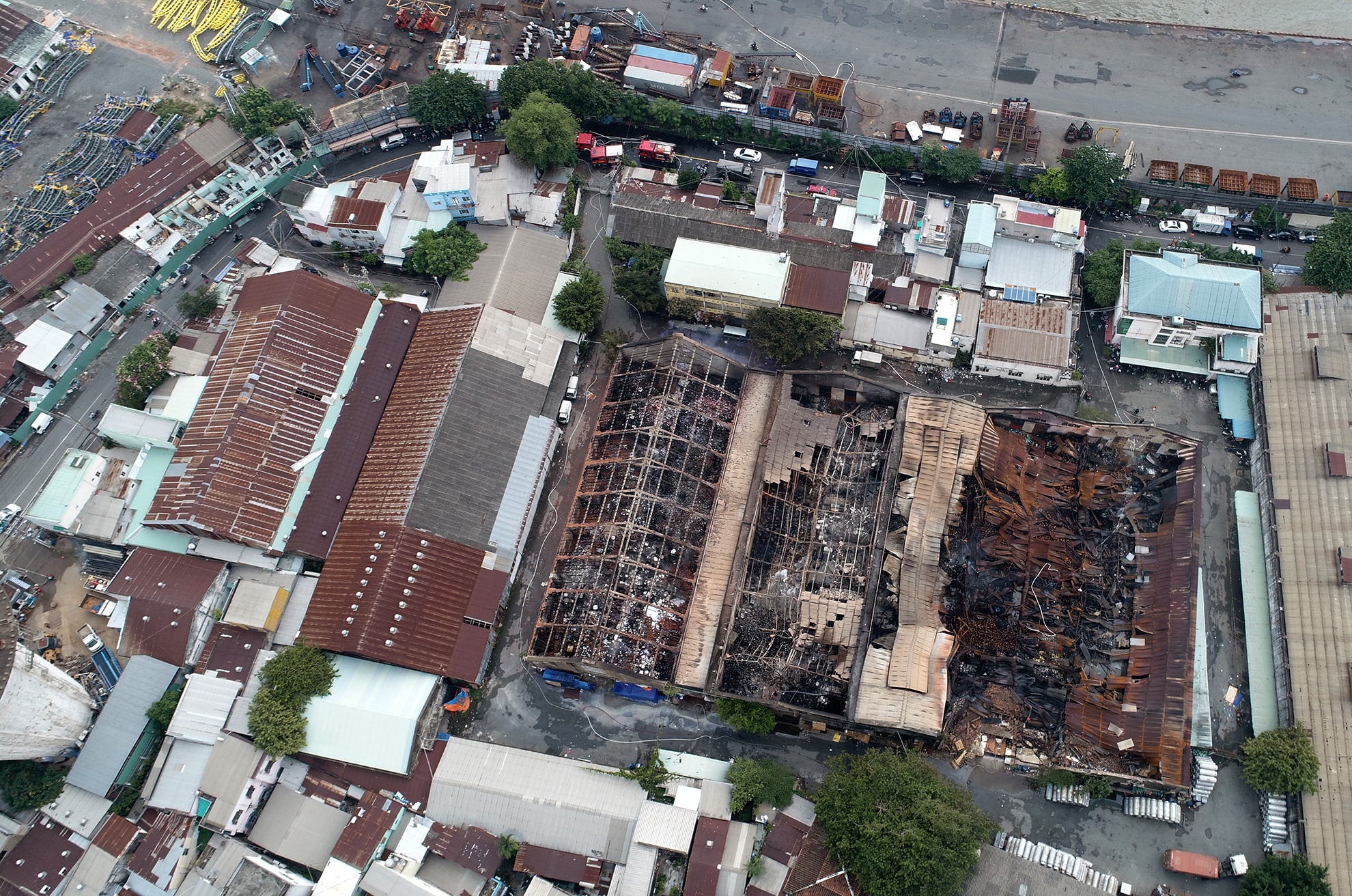 Khu kho hang sat cang Sai Gon tan hoang sau vu cha anh 2