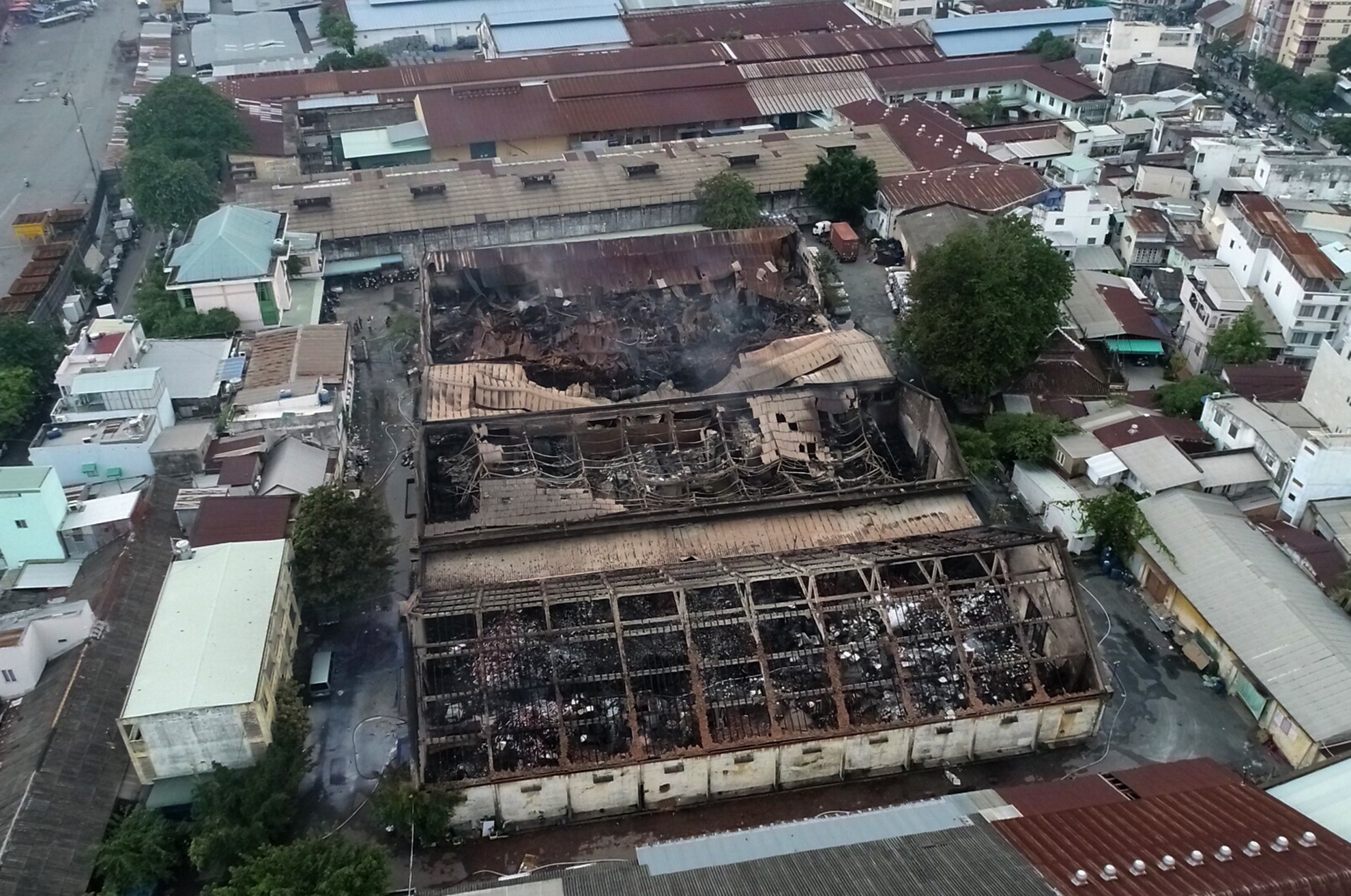 Khu kho hang sat cang Sai Gon tan hoang sau vu cha anh 3