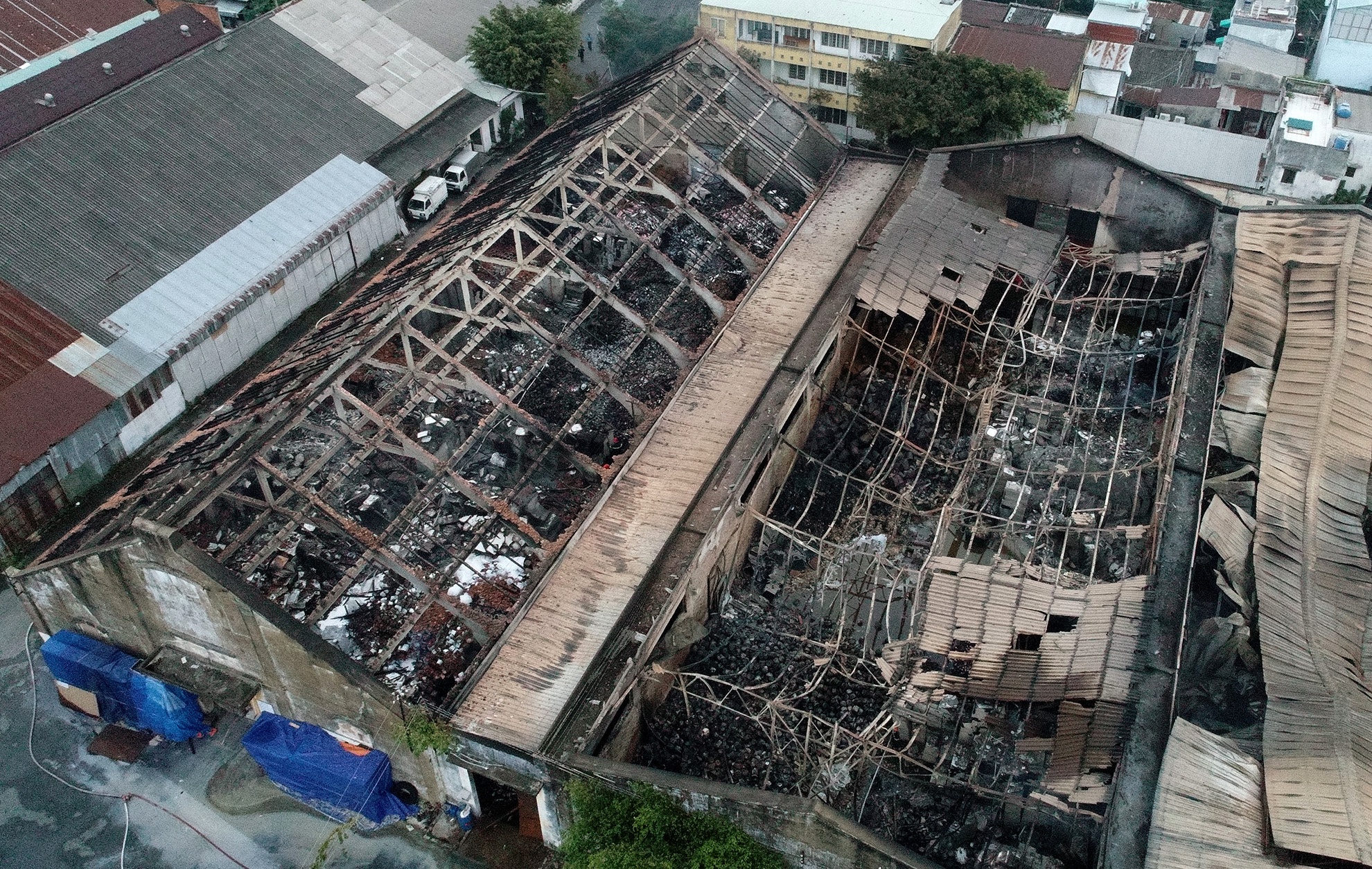 Khu kho hang sat cang Sai Gon tan hoang sau vu cha anh 4