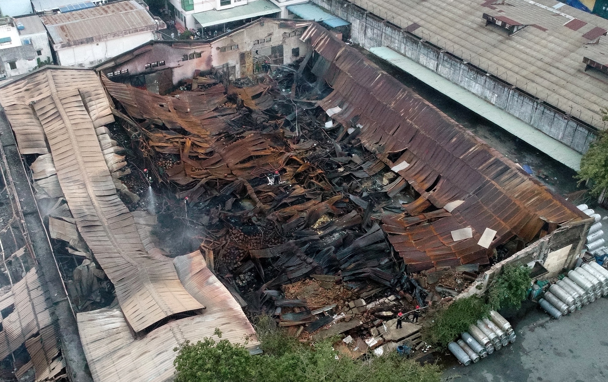 Khu kho hang sat cang Sai Gon tan hoang sau vu cha anh 6