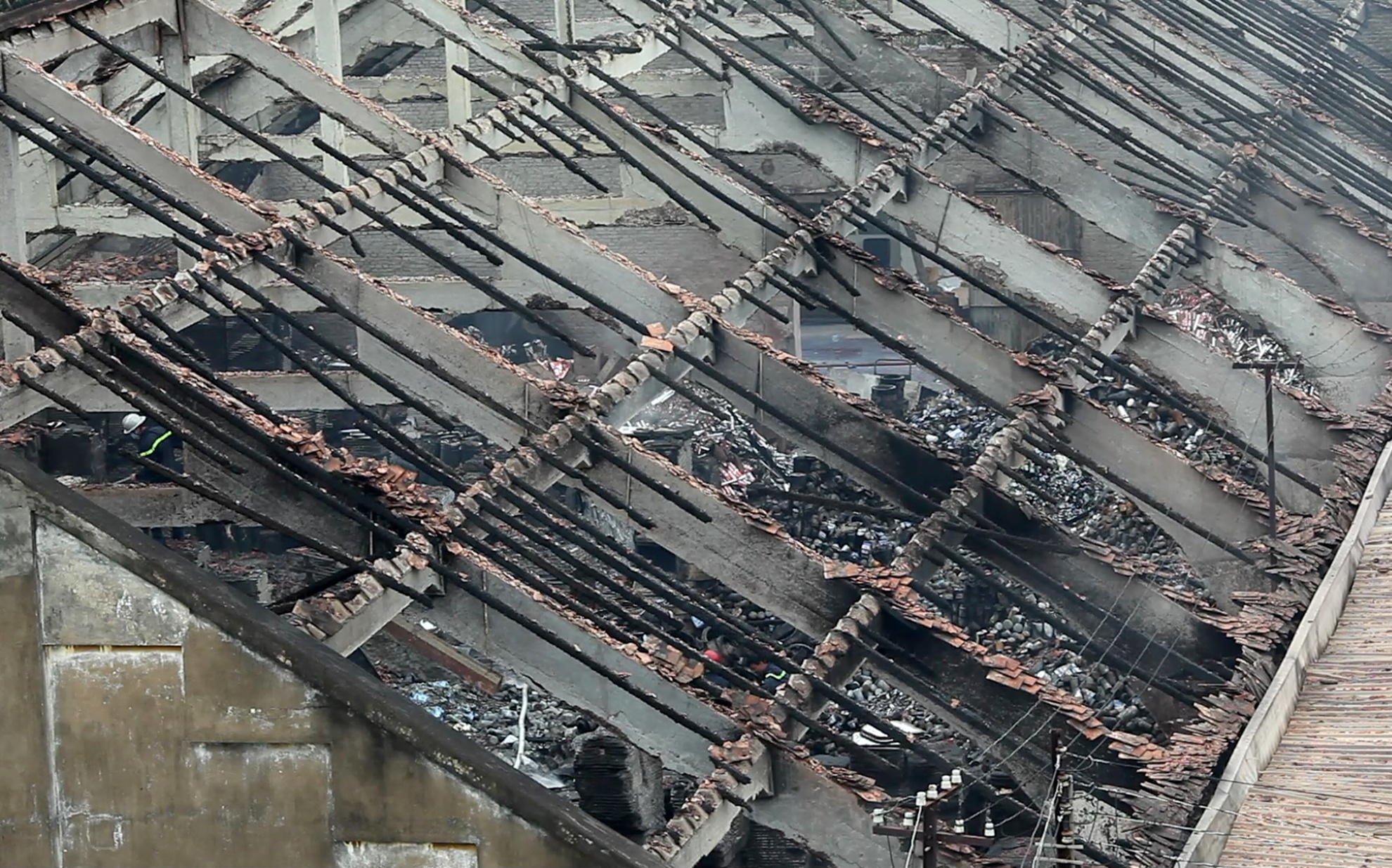 Khu kho hang sat cang Sai Gon tan hoang sau vu cha anh 11