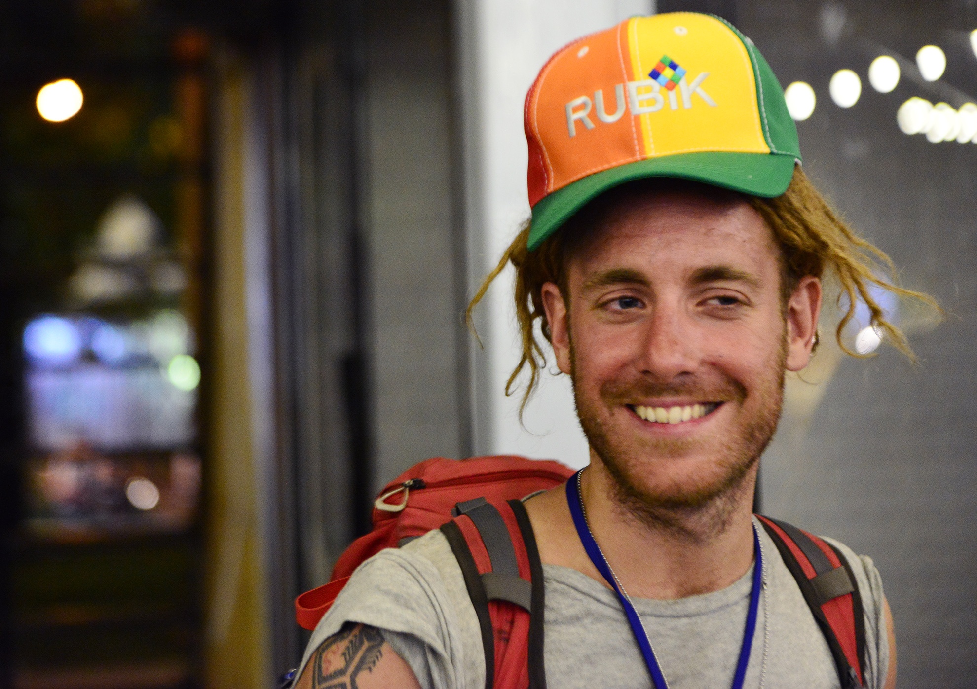 Chang trai di xe may tu Italy den Viet Nam anh 6