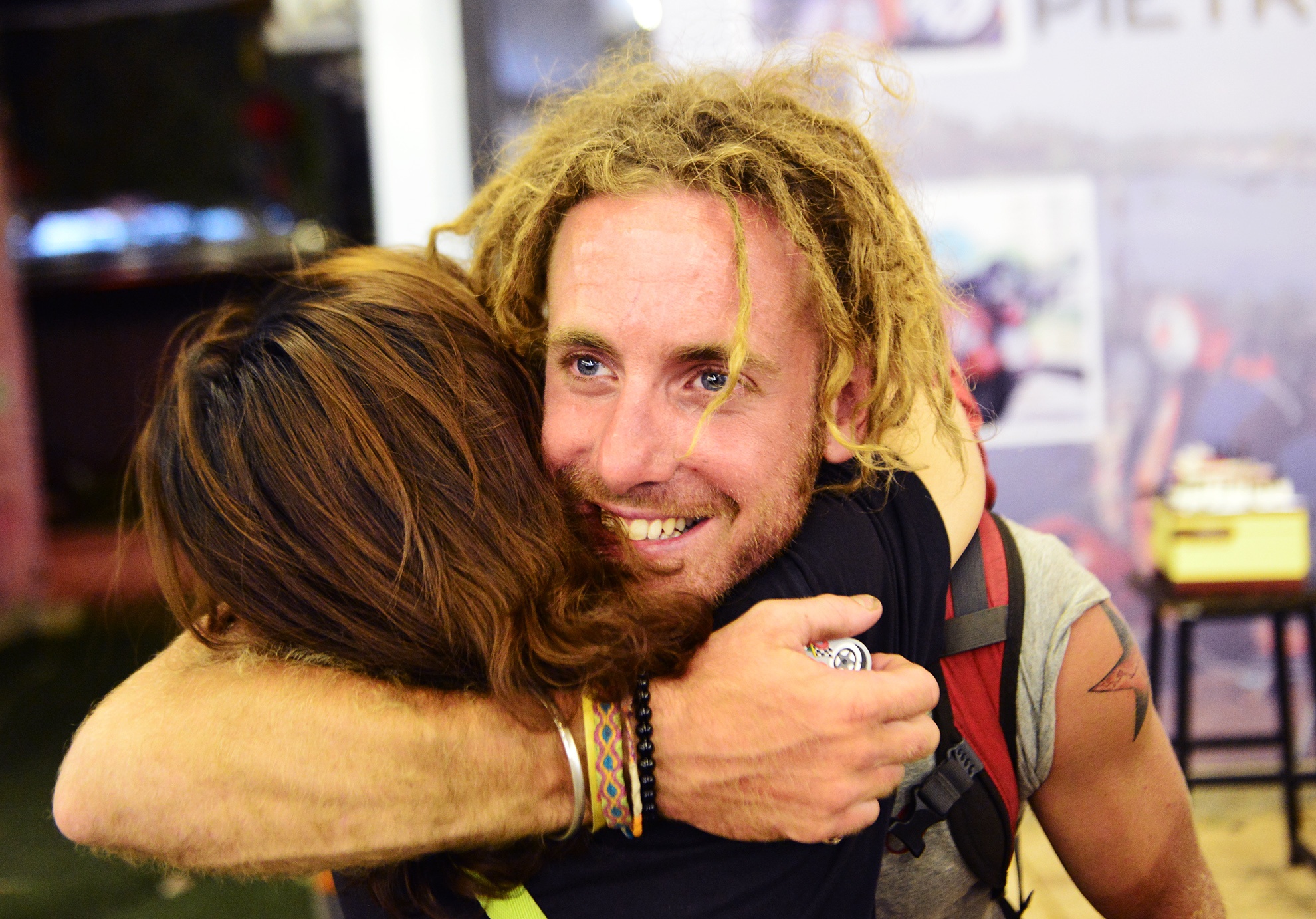 Chang trai di xe may tu Italy den Viet Nam anh 3