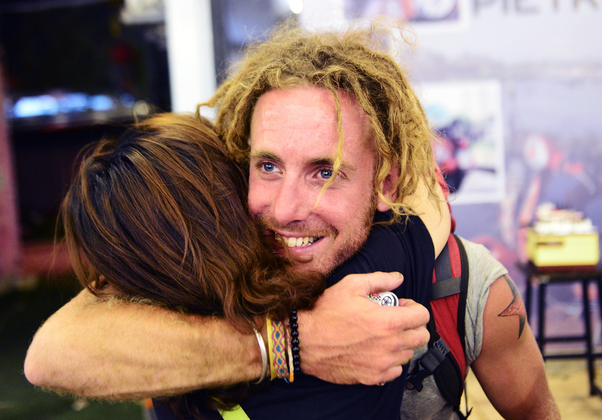 Chang trai di xe may tu Italy chua muon ve vi me Sai Gon hinh anh