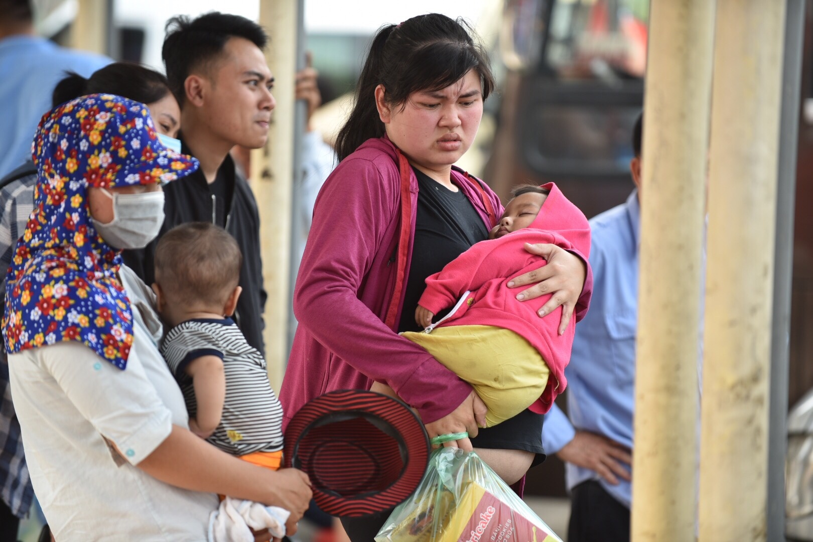 ket xe truoc san bay Tan Son Nhat anh 16