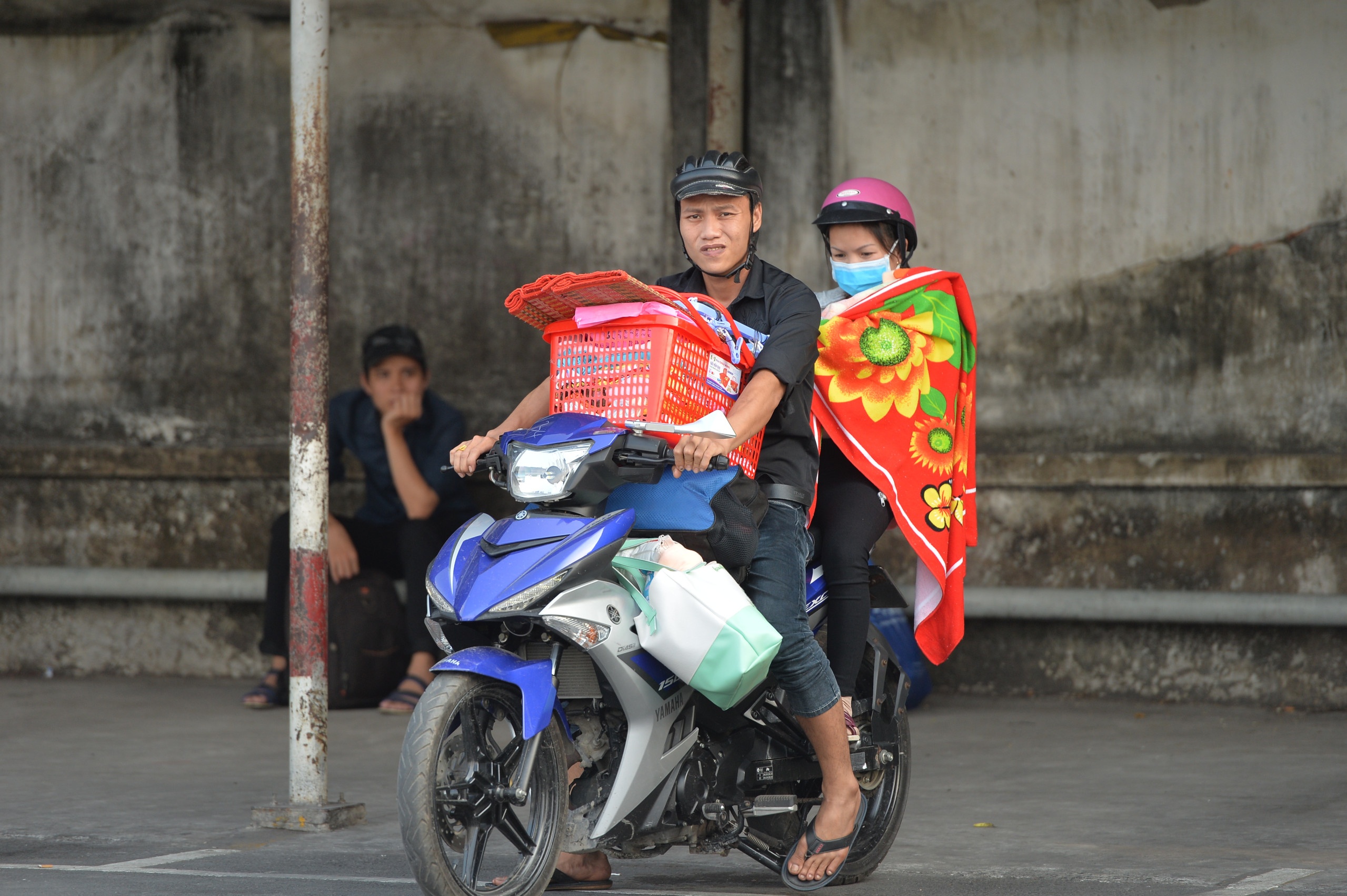 ket xe truoc san bay Tan Son Nhat anh 11