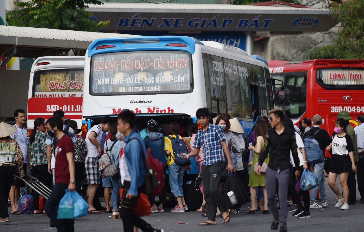 ket xe truoc san bay Tan Son Nhat anh 14