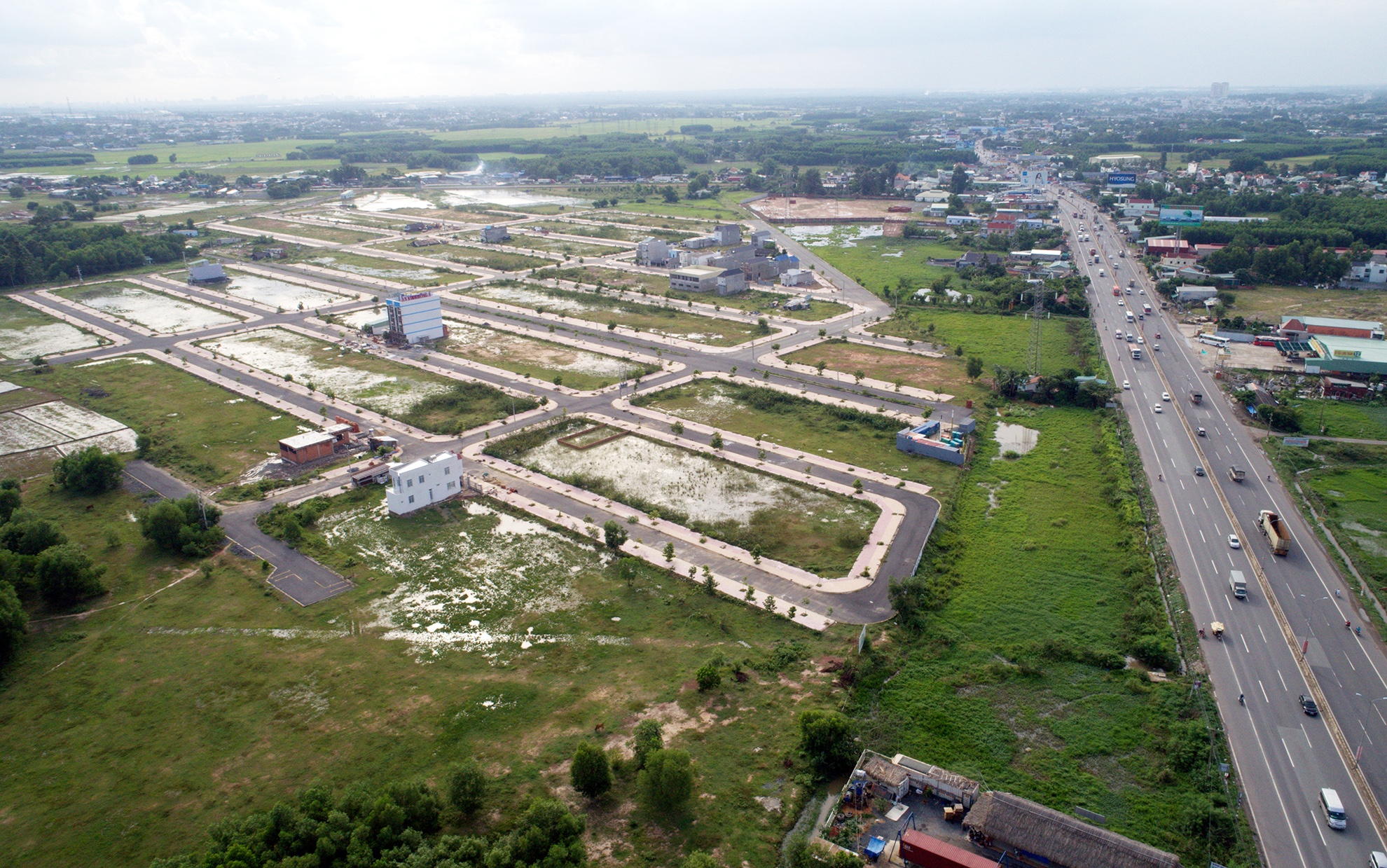 phan lo ban nen quanh san bay Long Thanh anh 15