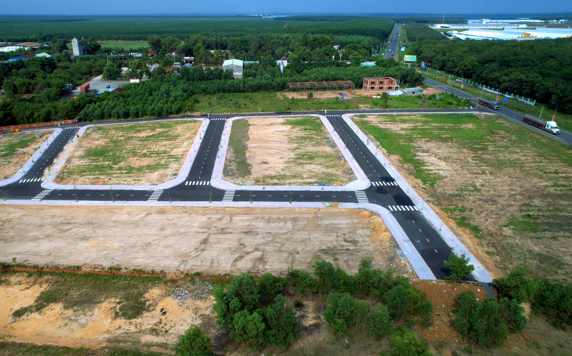 phan lo ban nen quanh san bay Long Thanh anh 19