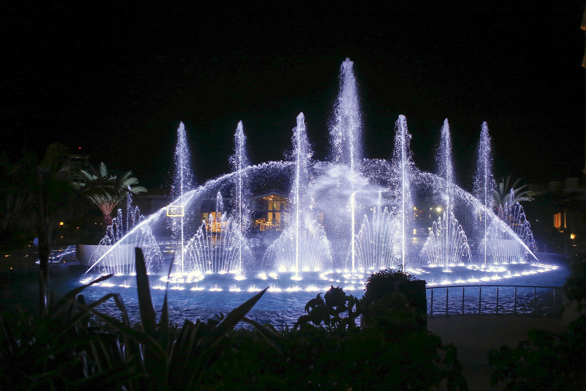 Dai nhac nuoc kieu Las Vegas o Viet Nam anh 2