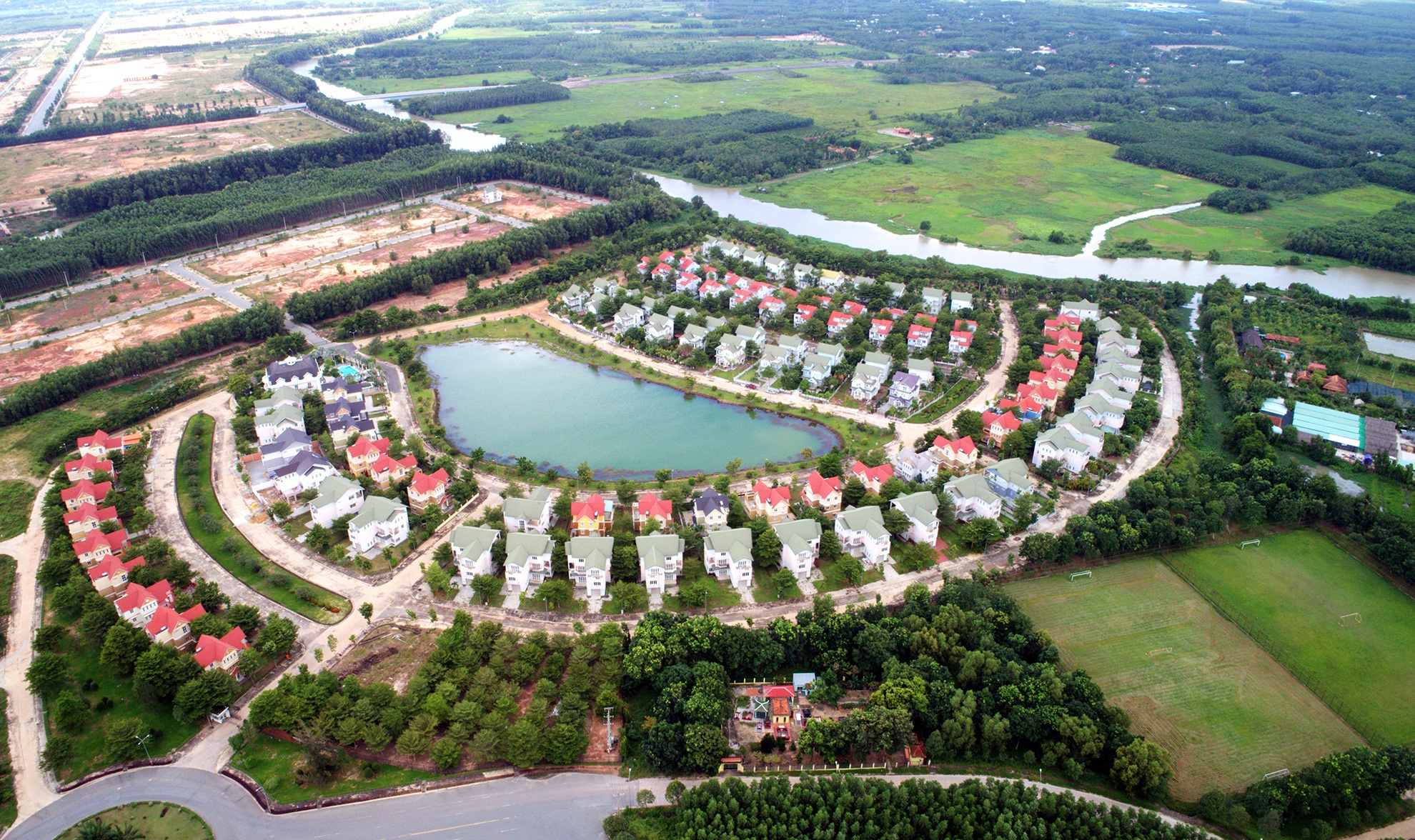 biet thu,  nha pho bo hoang o Binh Duong anh 3