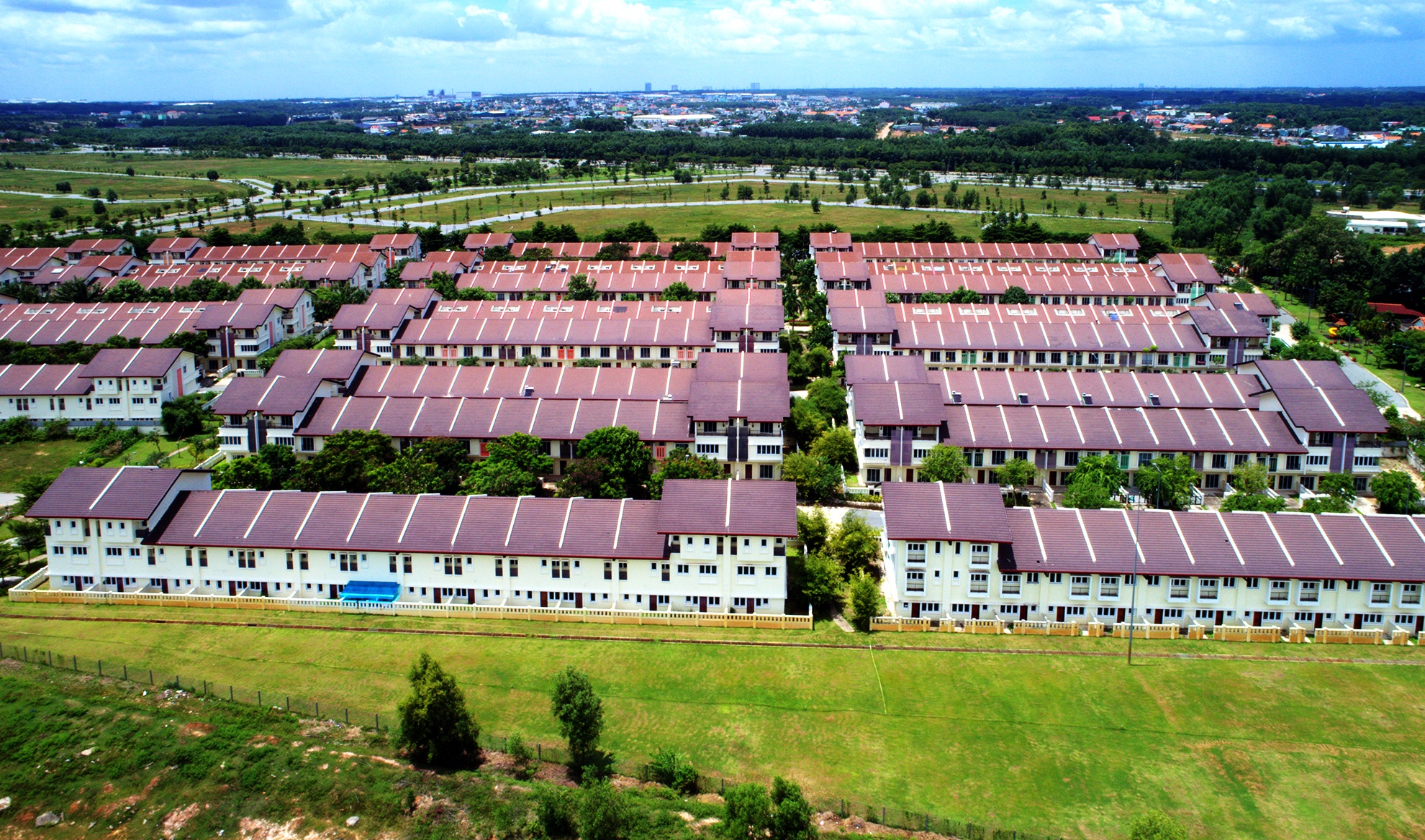 biet thu,  nha pho bo hoang o Binh Duong anh 2