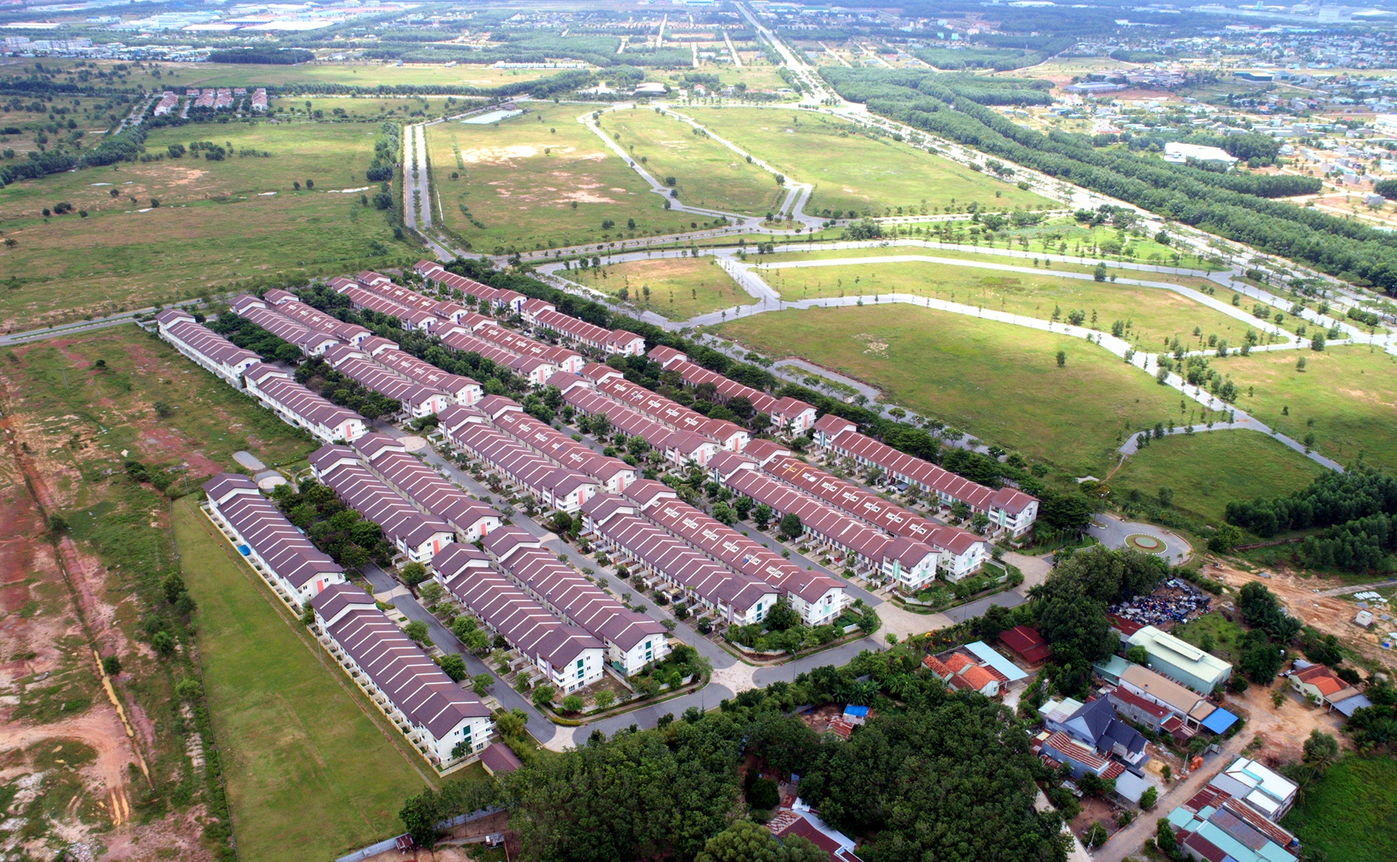 biet thu,  nha pho bo hoang o Binh Duong anh 1