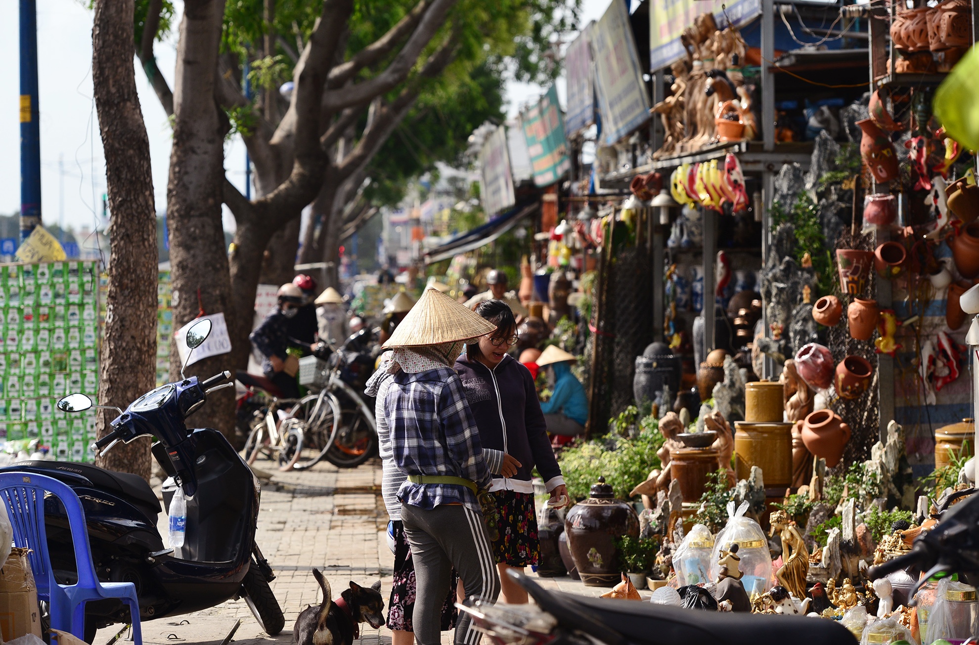 day kiot,  cay xang giap san bay Tan Son Nhat anh 6