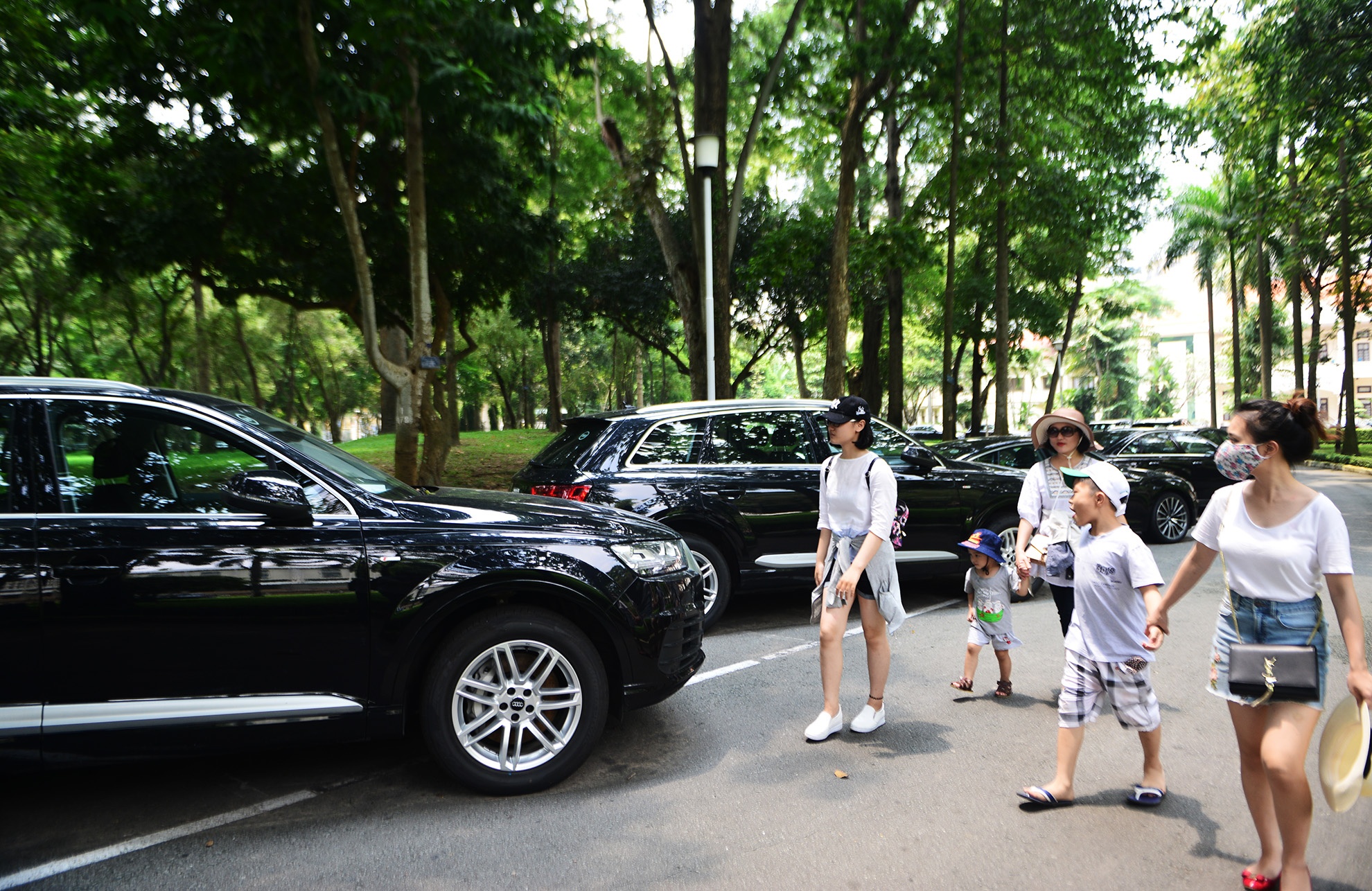 Can canh dan xe audi phuc vu APEC anh 11