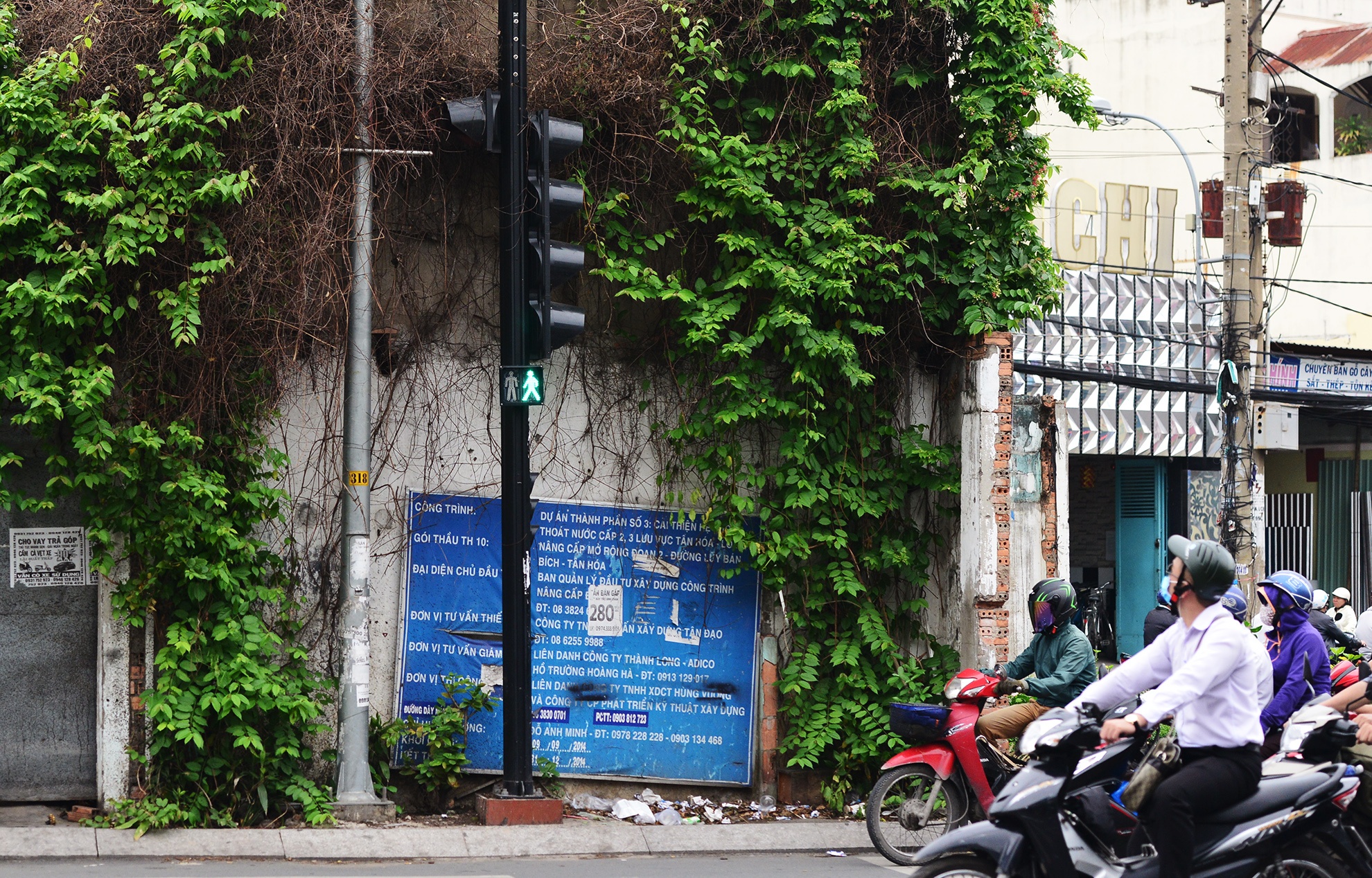 Can nha 4 mat tien giua nga tu o Sai Gon anh 10