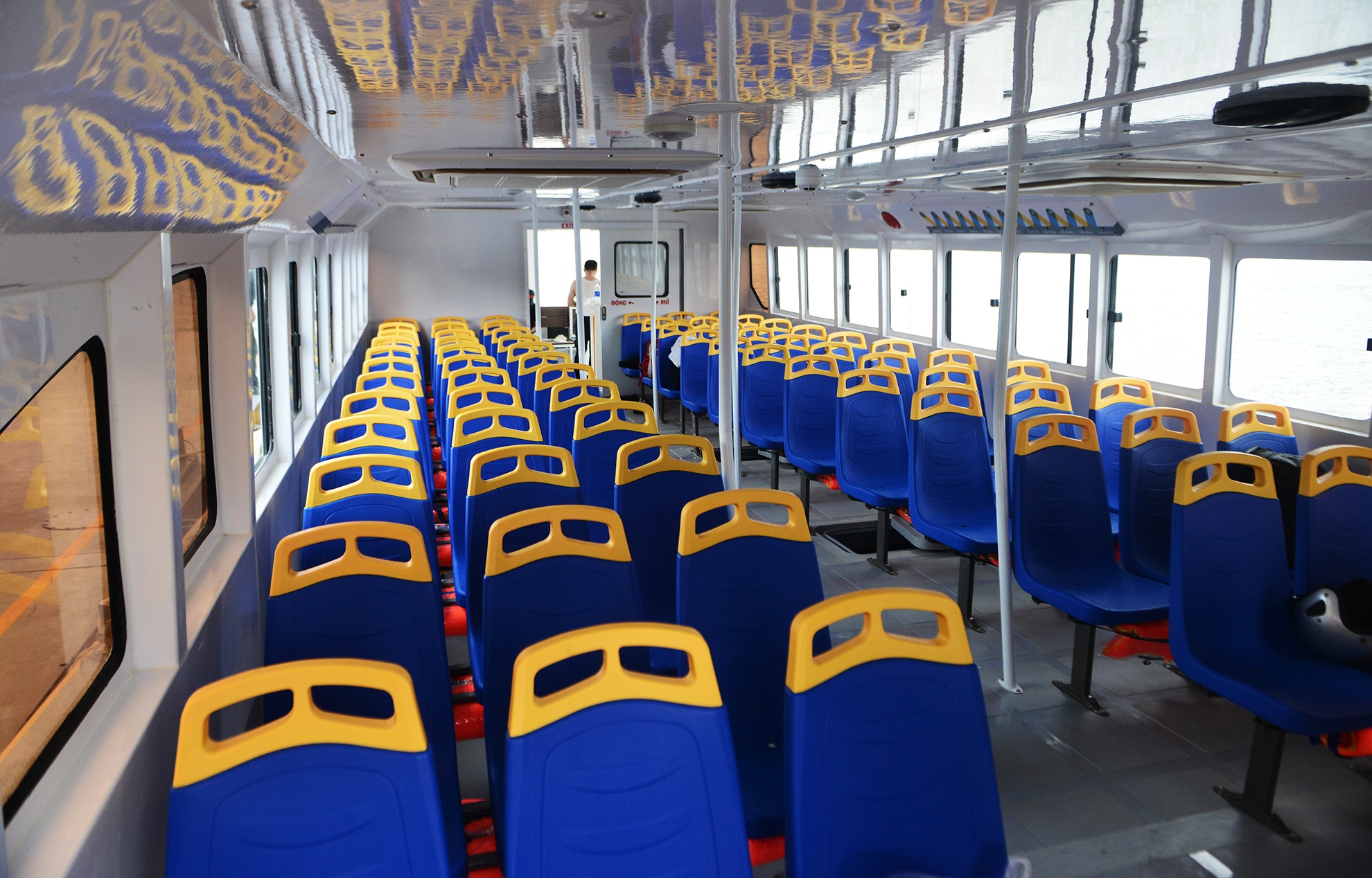 tau buyt duong song o Sai Gon anh 3