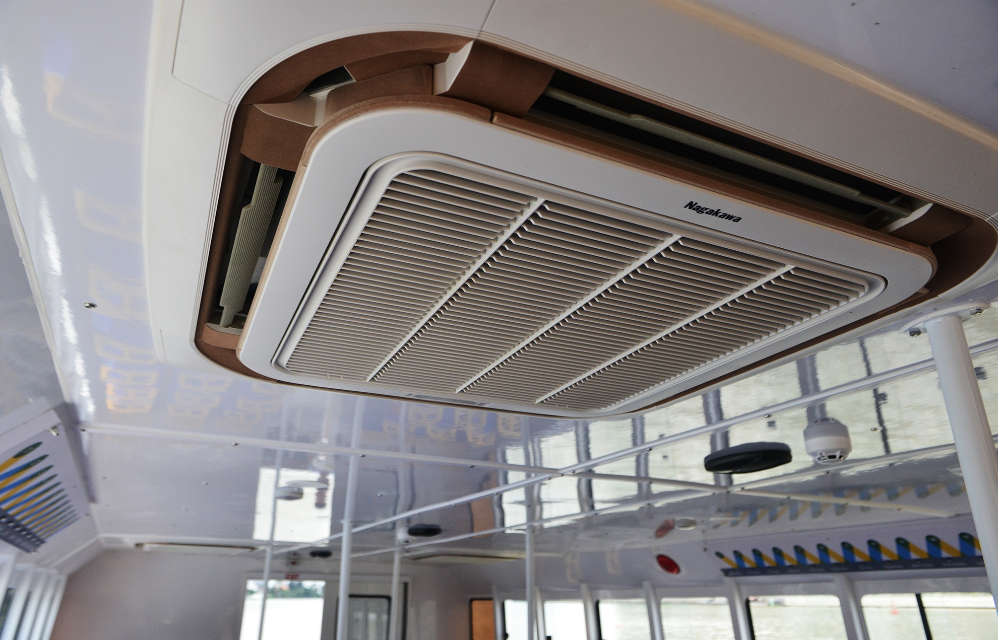 tau buyt duong song o Sai Gon anh 5