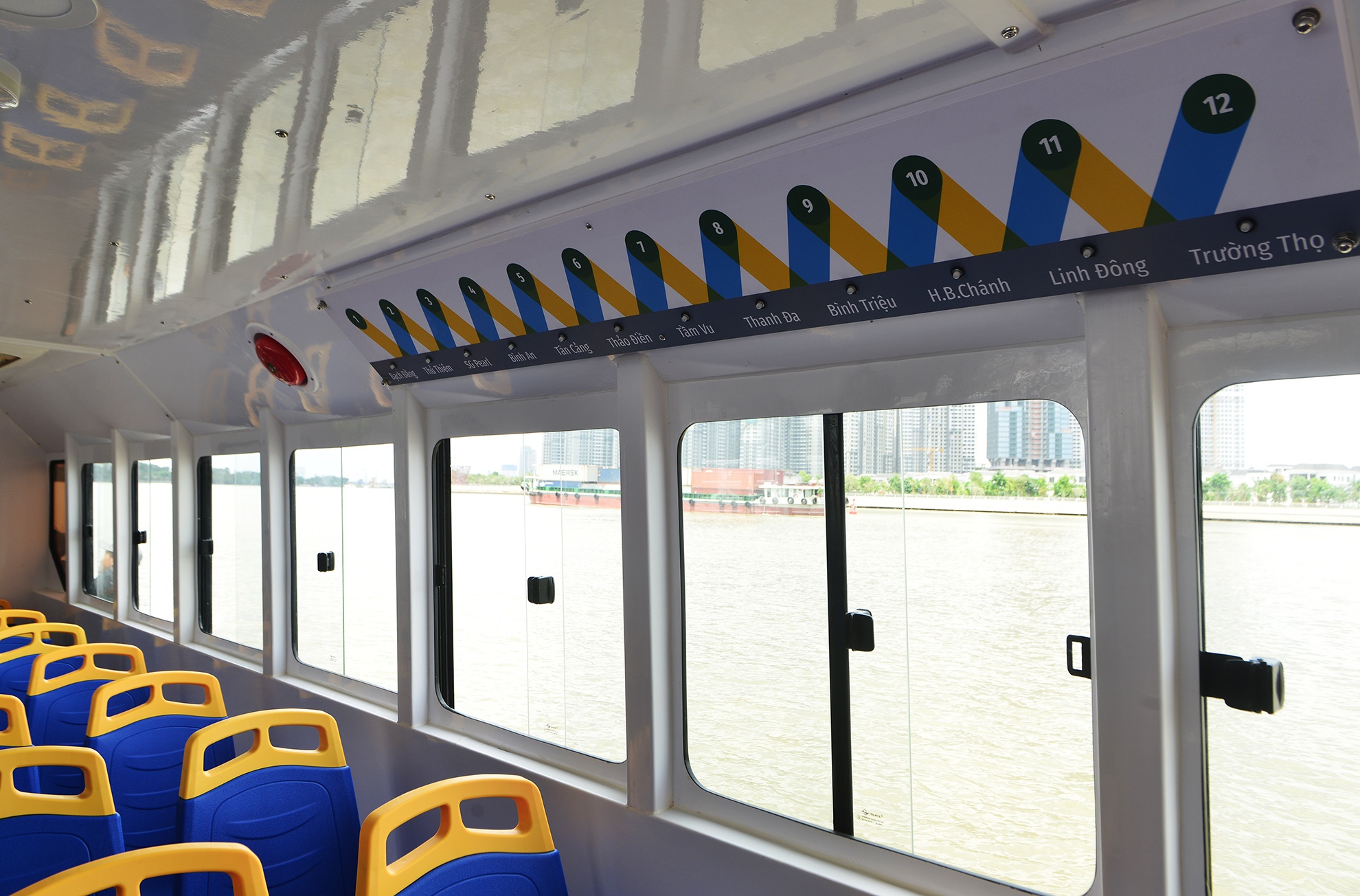 tau buyt duong song o Sai Gon anh 6