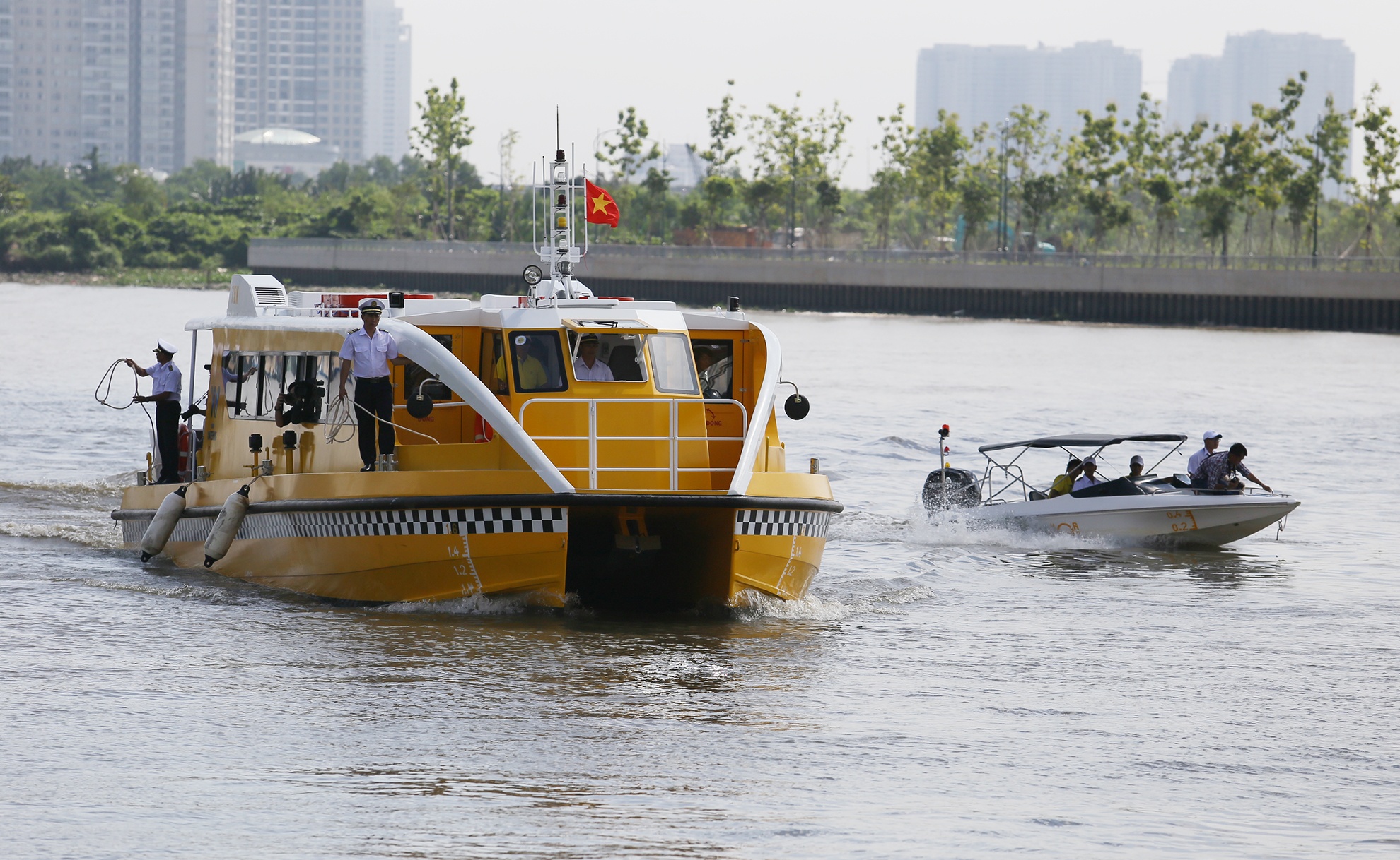 trai nghiem buyt song o Sai Gon anh 4