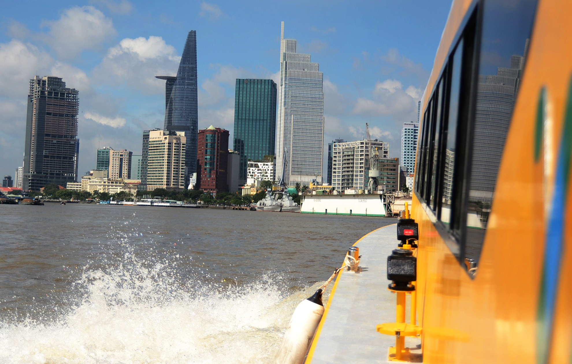 trai nghiem buyt song o Sai Gon anh 8