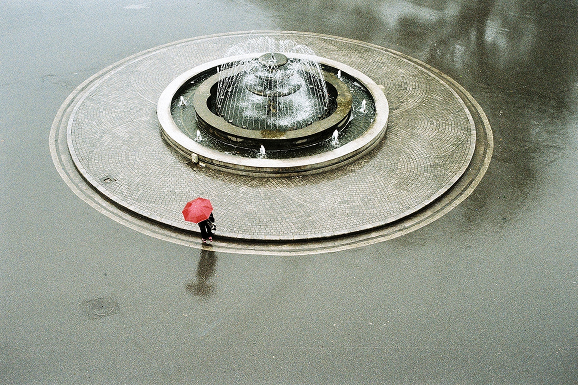 Trien lam anh chup film ve Ha Noi hinh anh