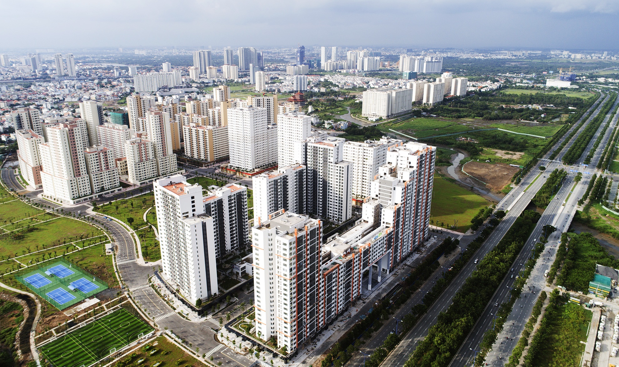 Toan canh khu tai dinh cu lon nhat TP.HCM anh 4