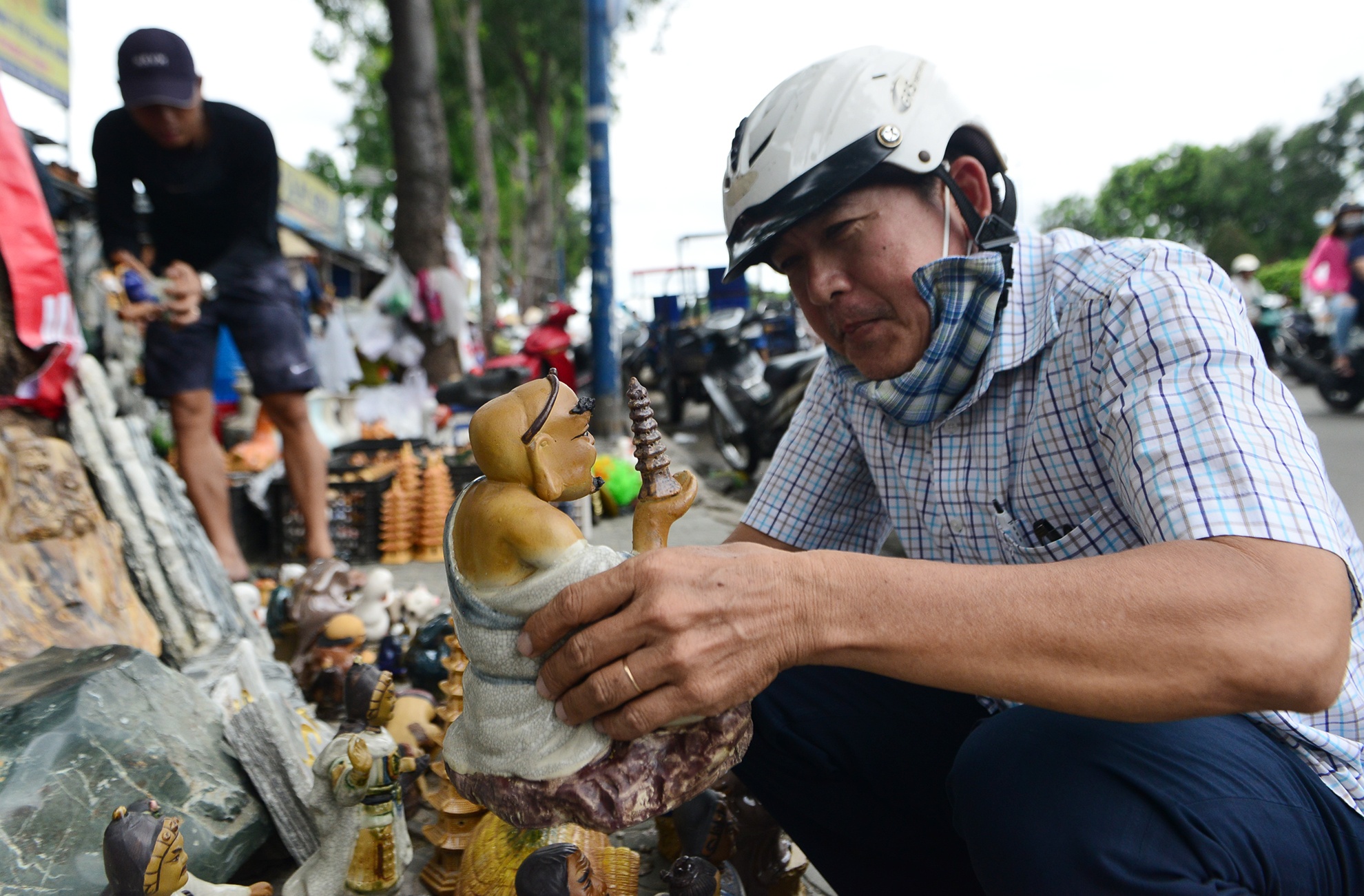 xa hang day kiot giap san bay Tan Son Nhat anh 11