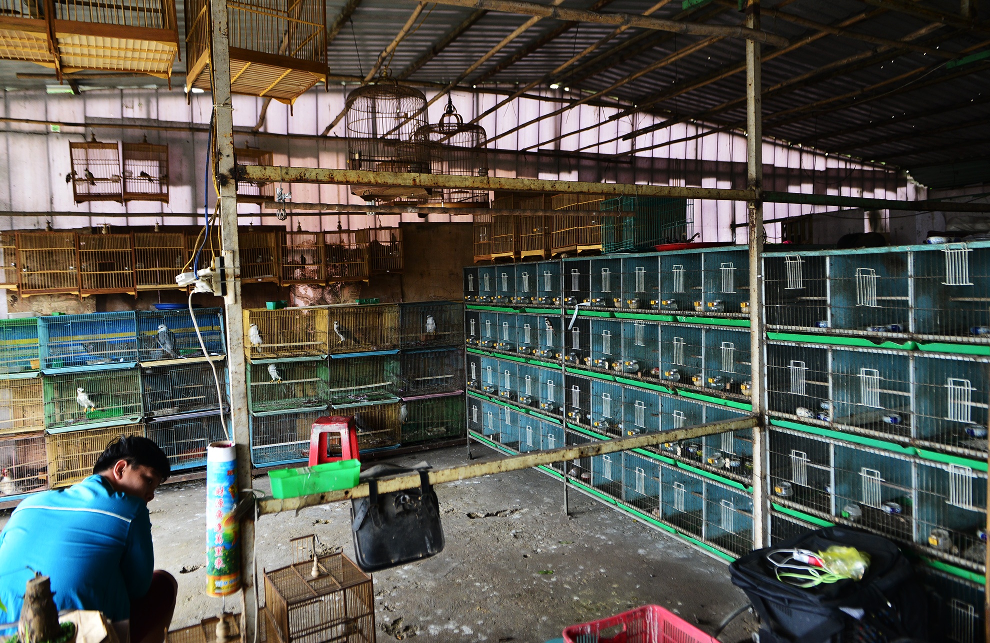 xa hang day kiot giap san bay Tan Son Nhat anh 15