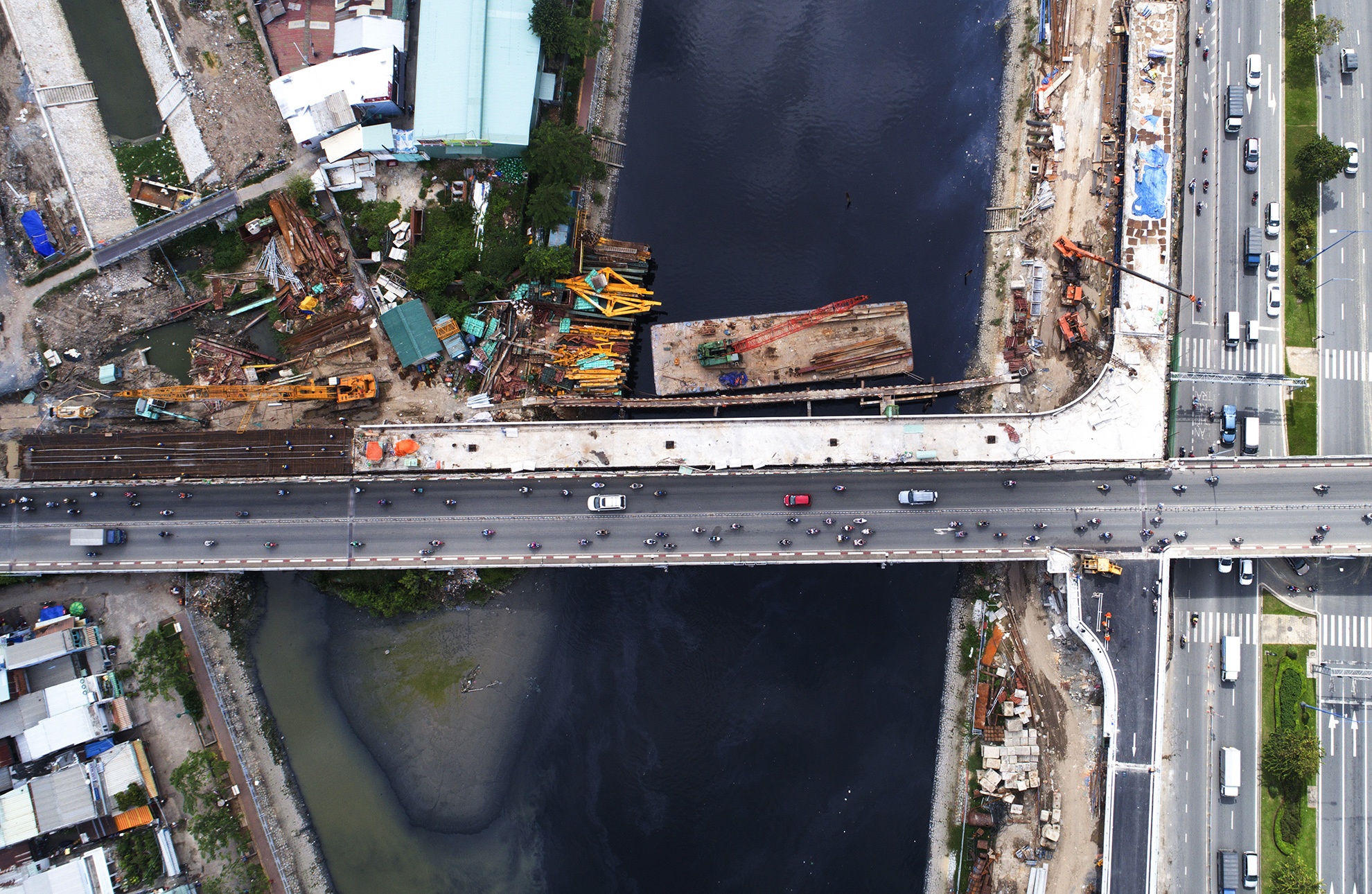 Nhanh cau giai quyet 1/37 diem un tac o Sai Gon anh 10