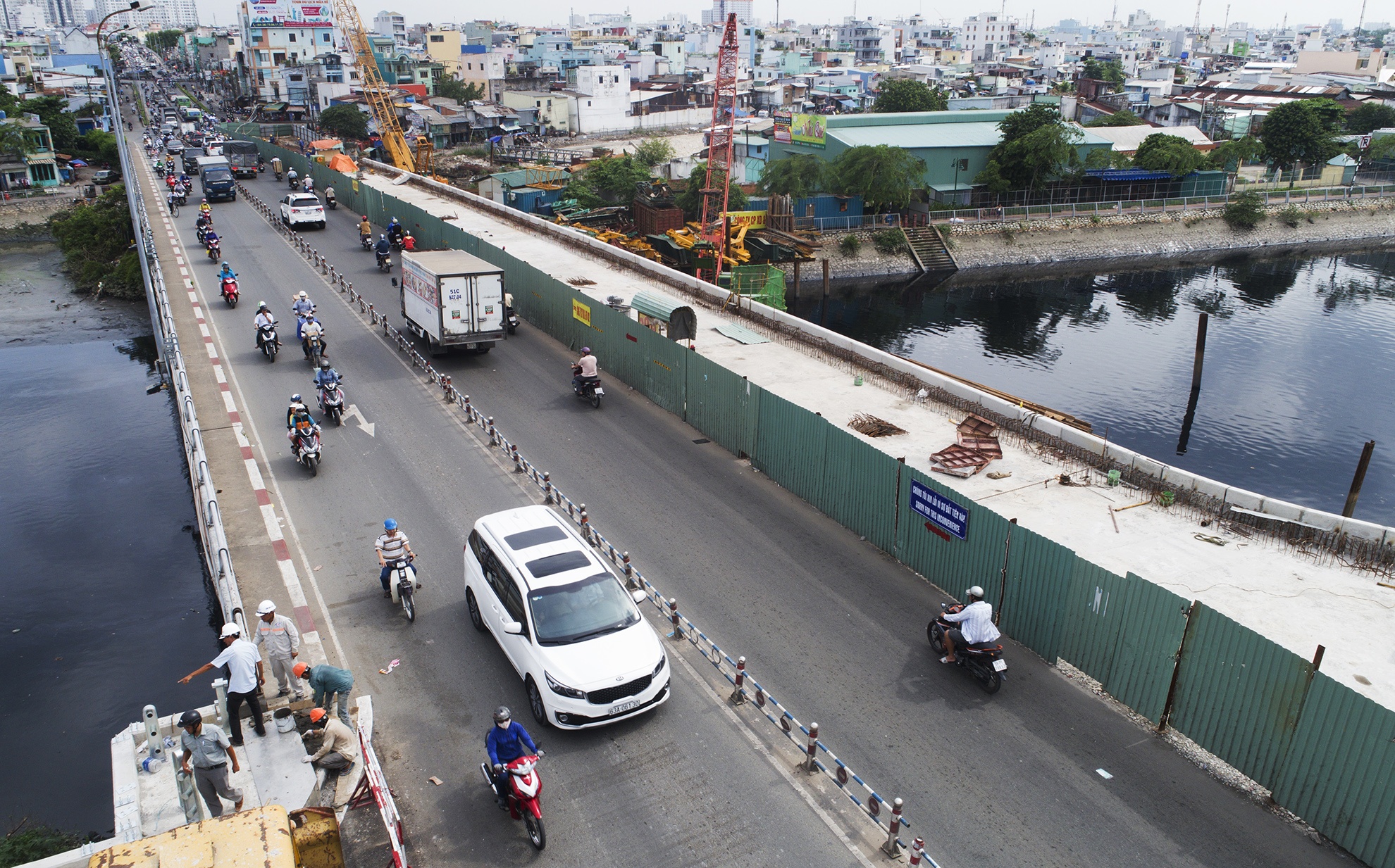 Nhanh cau giai quyet 1/37 diem un tac o Sai Gon anh 11