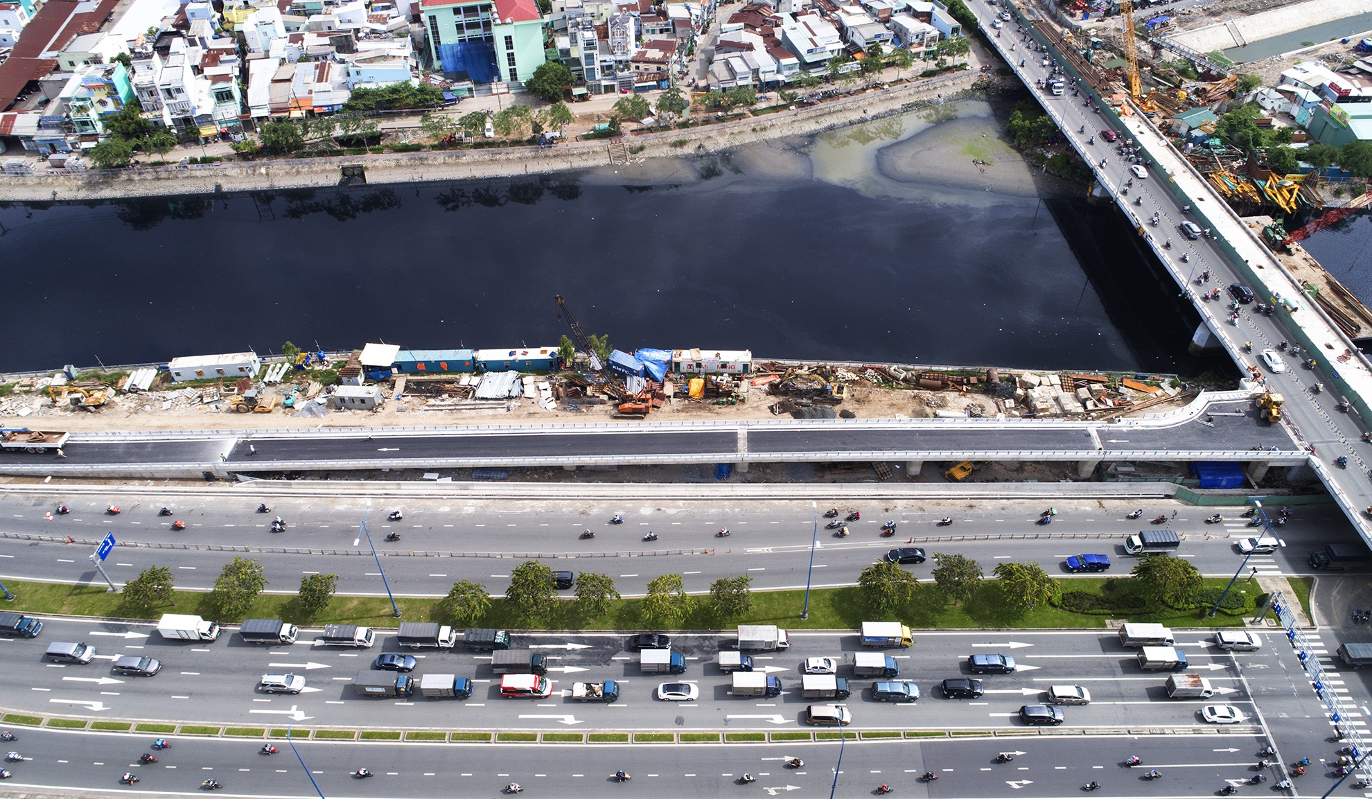 Nhanh cau giai quyet 1/37 diem un tac o Sai Gon anh 2