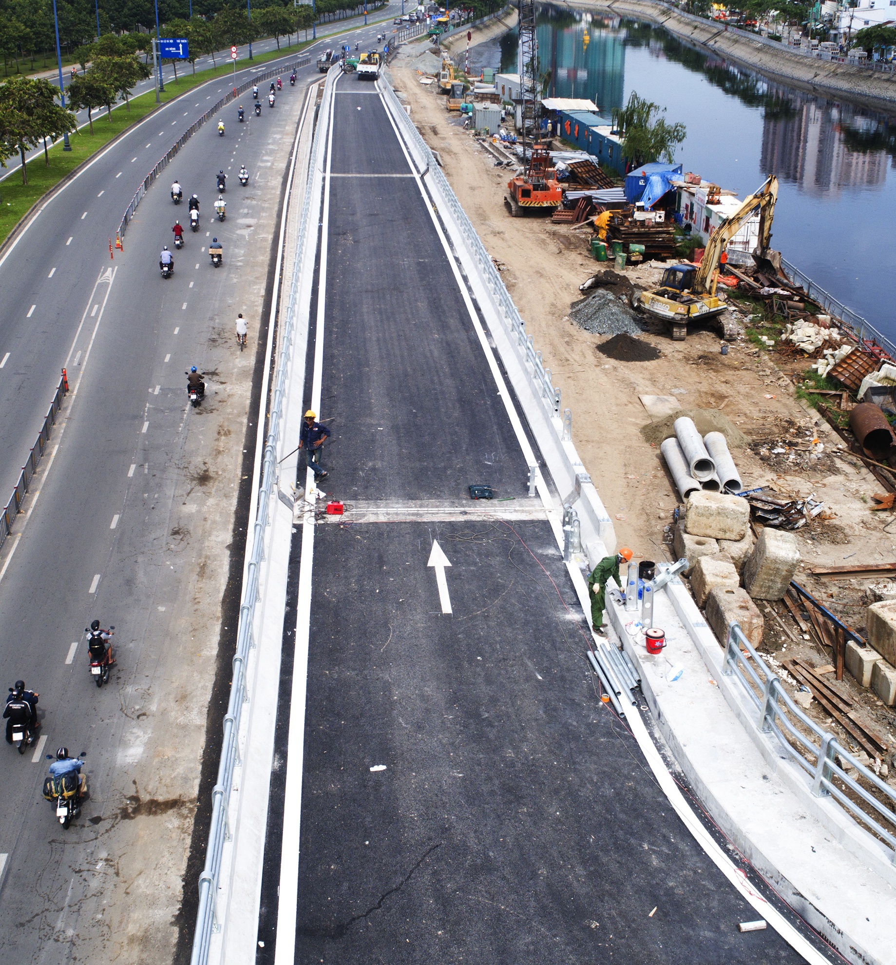 Nhanh cau giai quyet 1/37 diem un tac o Sai Gon anh 4