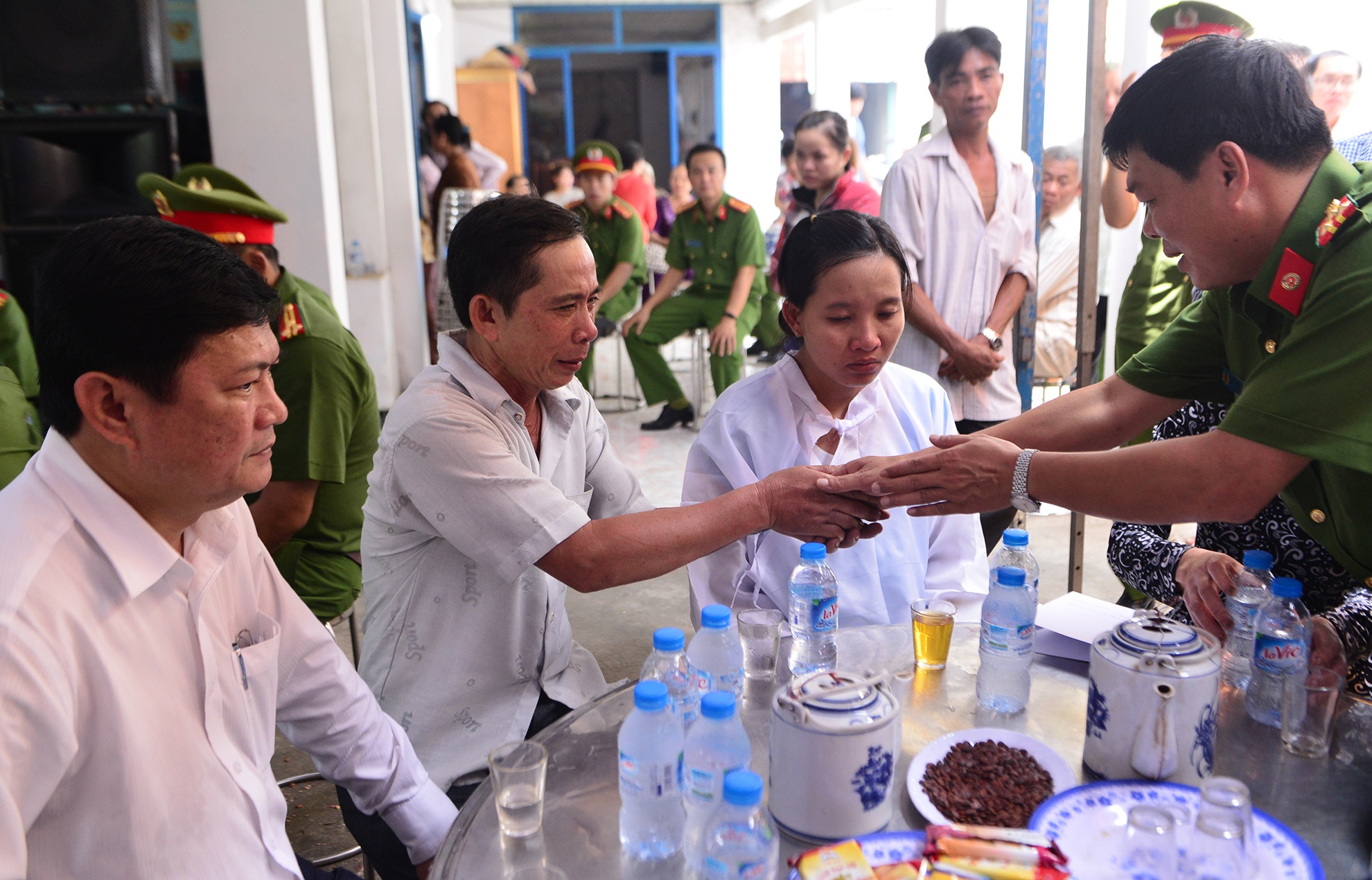 Nguoi vo than tho ben linh cuu chien sy hy sinh kh anh 10