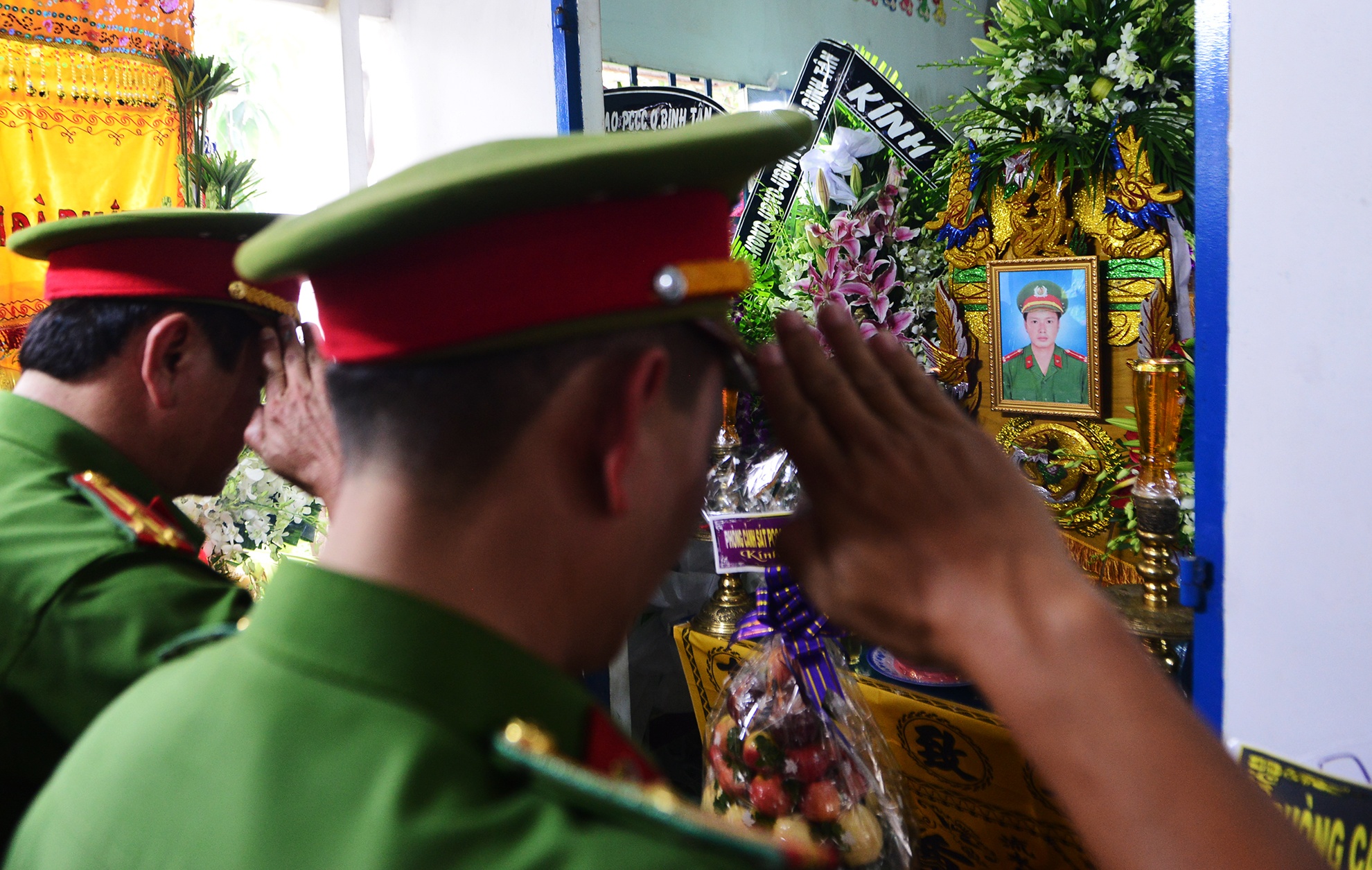 Nguoi vo than tho ben linh cuu chien sy hy sinh kh anh 9