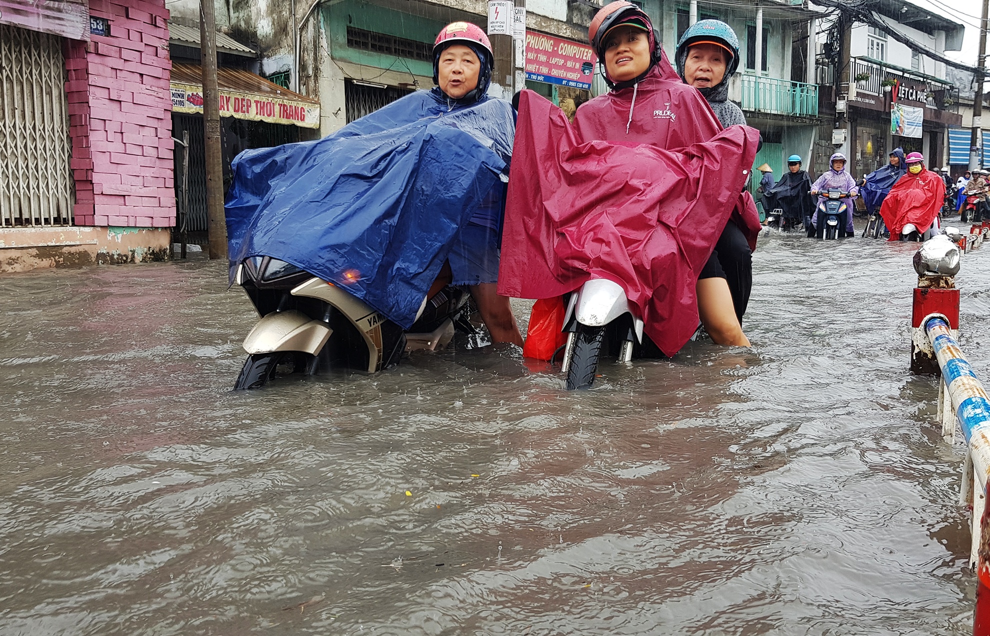 bi bom qua ron ngap o Sai Gon anh 2