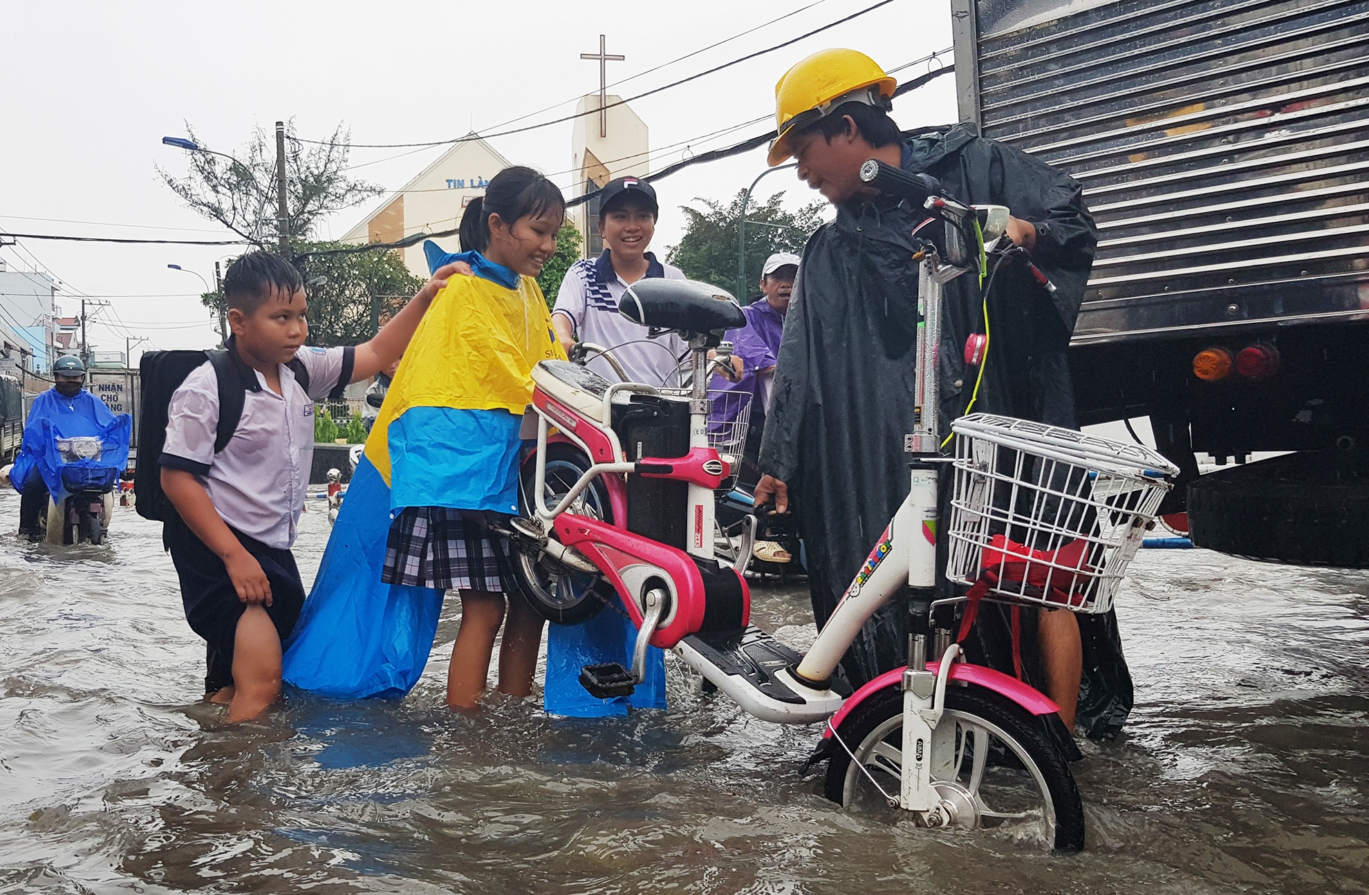 bi bom qua ron ngap o Sai Gon anh 6