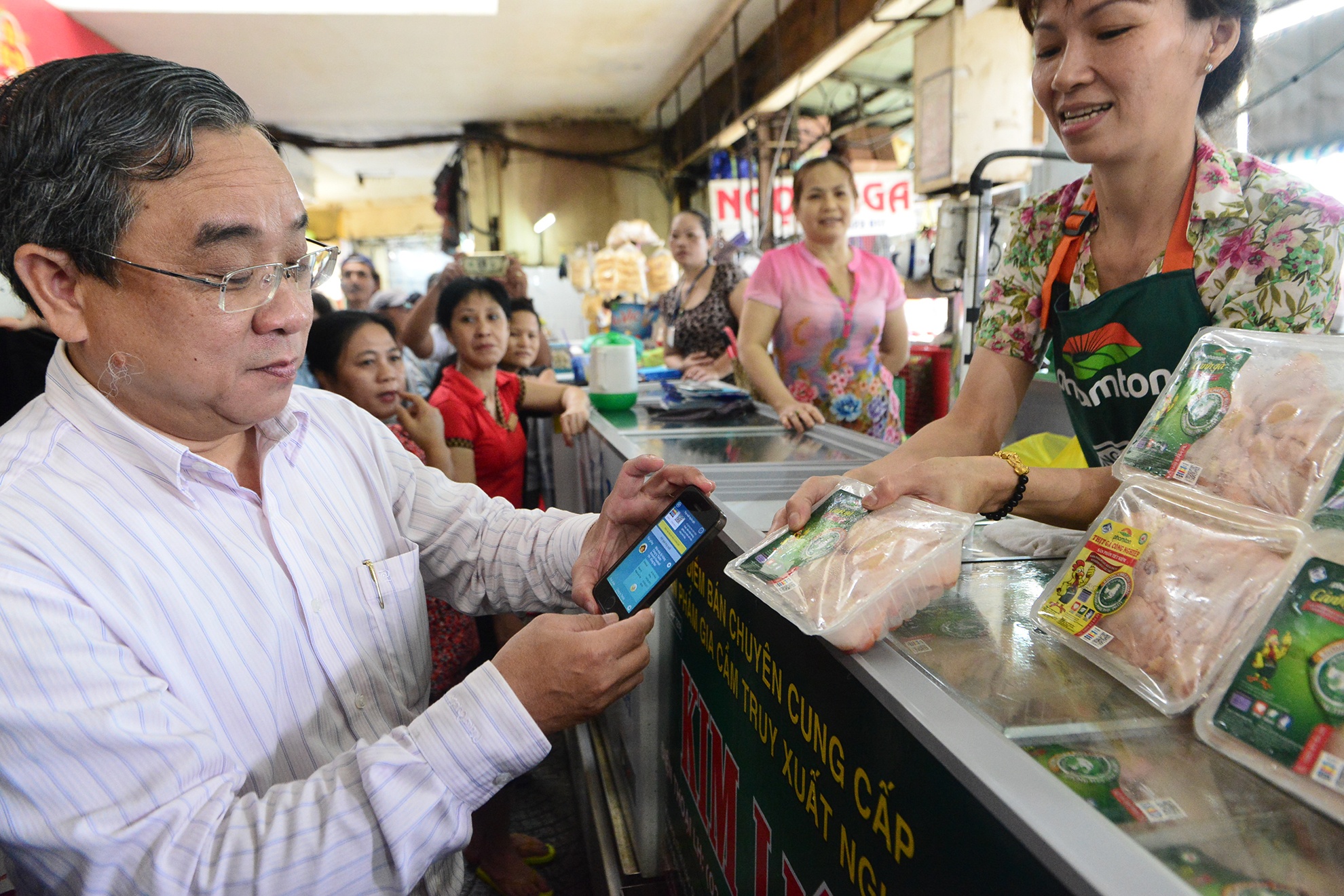 Truy xuat nguon goc trung,  thit gia cam bang dien anh 7