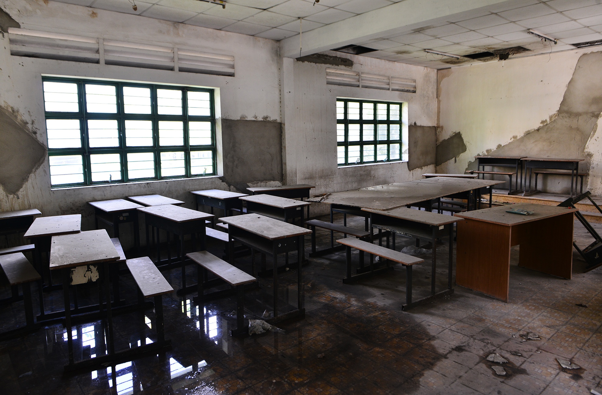 canh u am trong ngoi truong bo hoang o Sai Gon anh 12