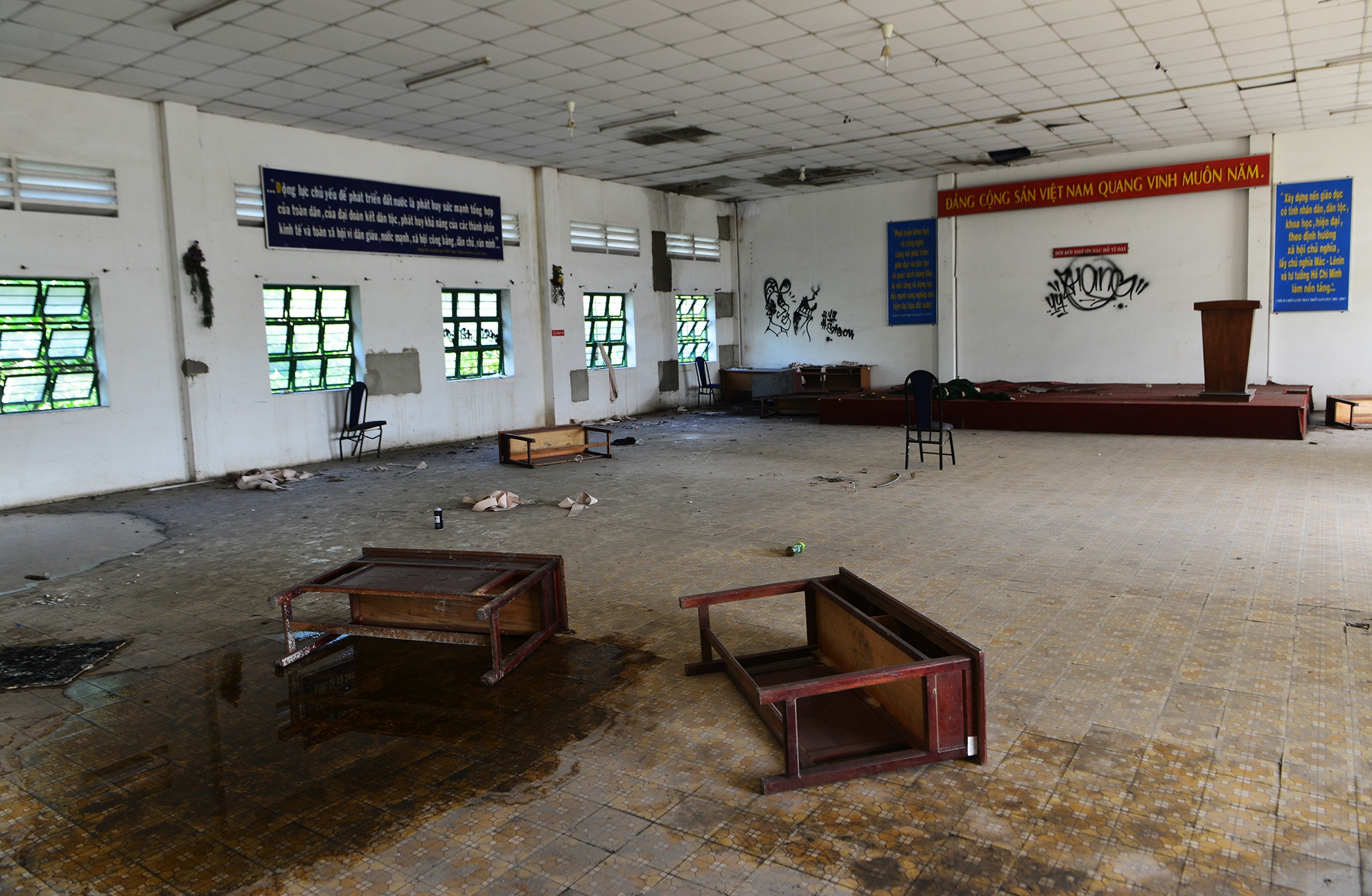 canh u am trong ngoi truong bo hoang o Sai Gon anh 18