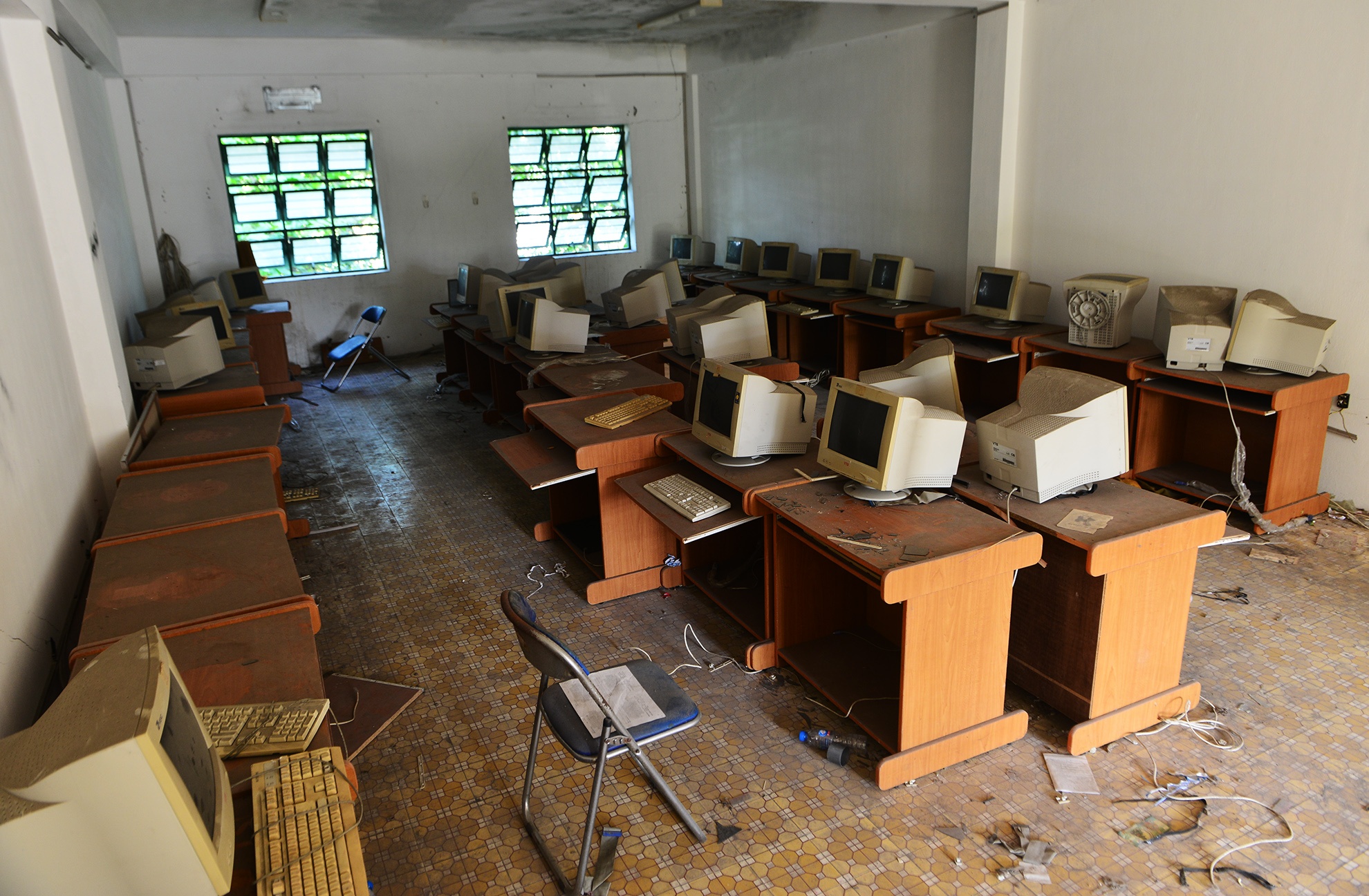 canh u am trong ngoi truong bo hoang o Sai Gon anh 20