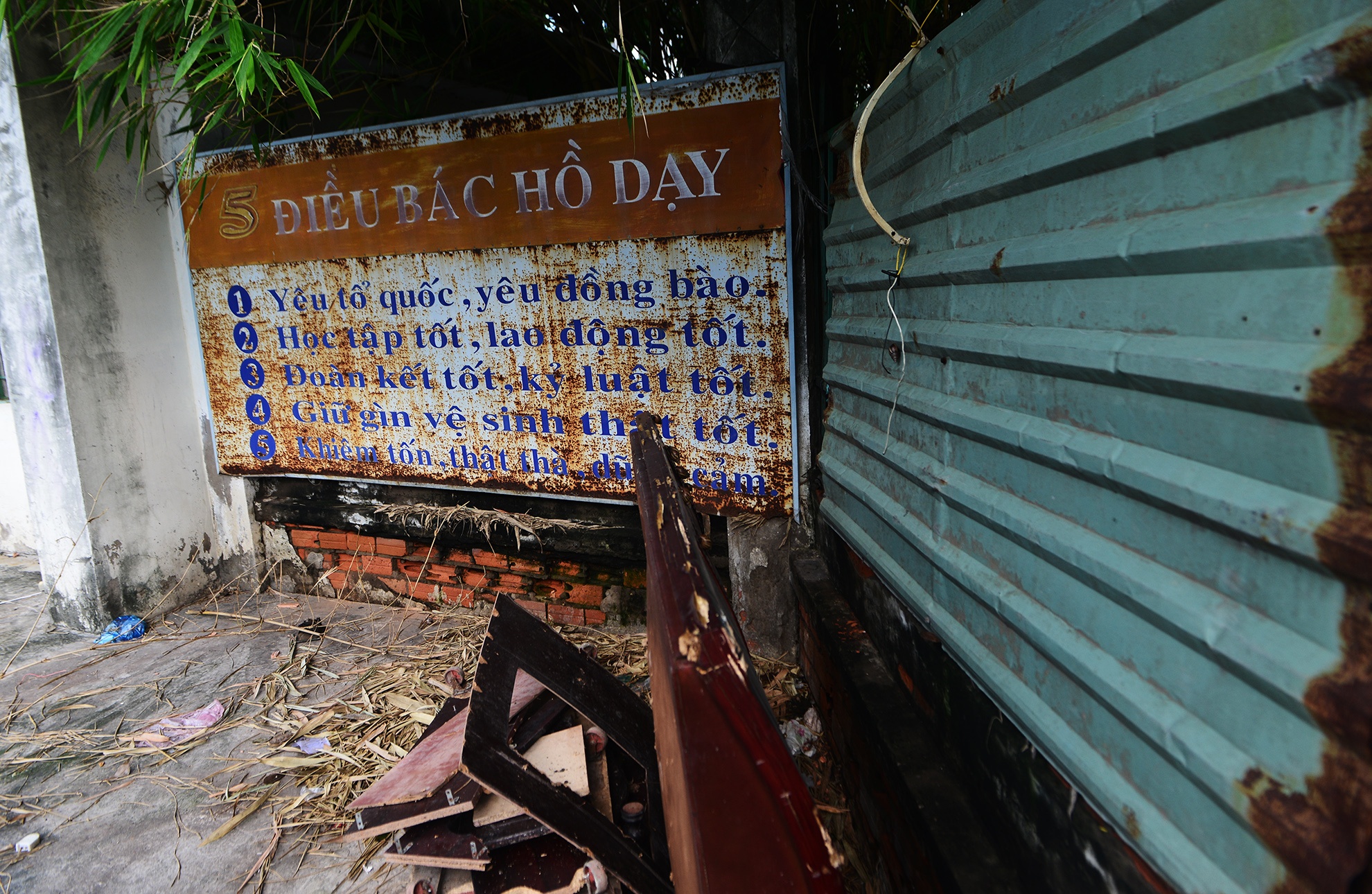 canh u am trong ngoi truong bo hoang o Sai Gon anh 19