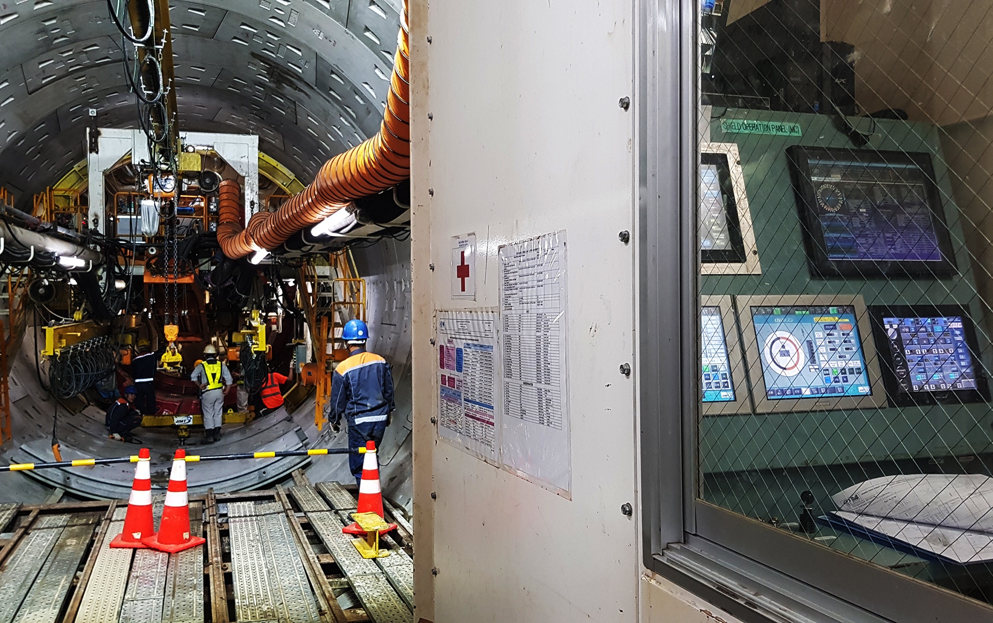 Ben trong duong ham metro o Sai Gon anh 11