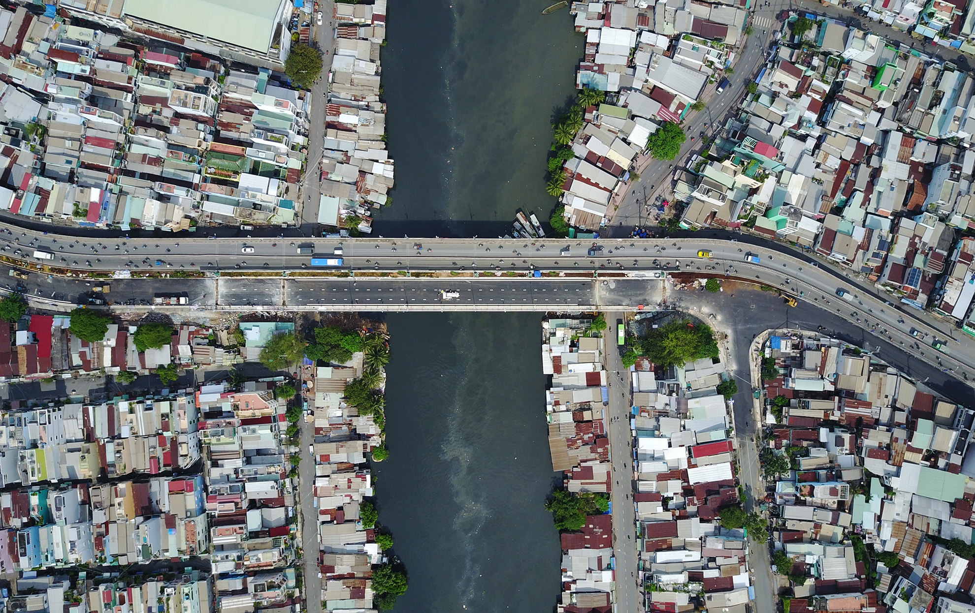 thong xe cau Nhi Thien Duong 1 o Sai Gon anh 2