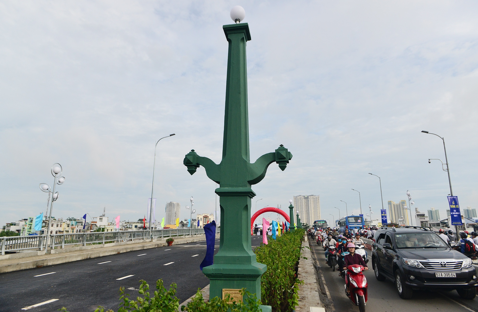 thong xe cau Nhi Thien Duong 1 o Sai Gon anh 4