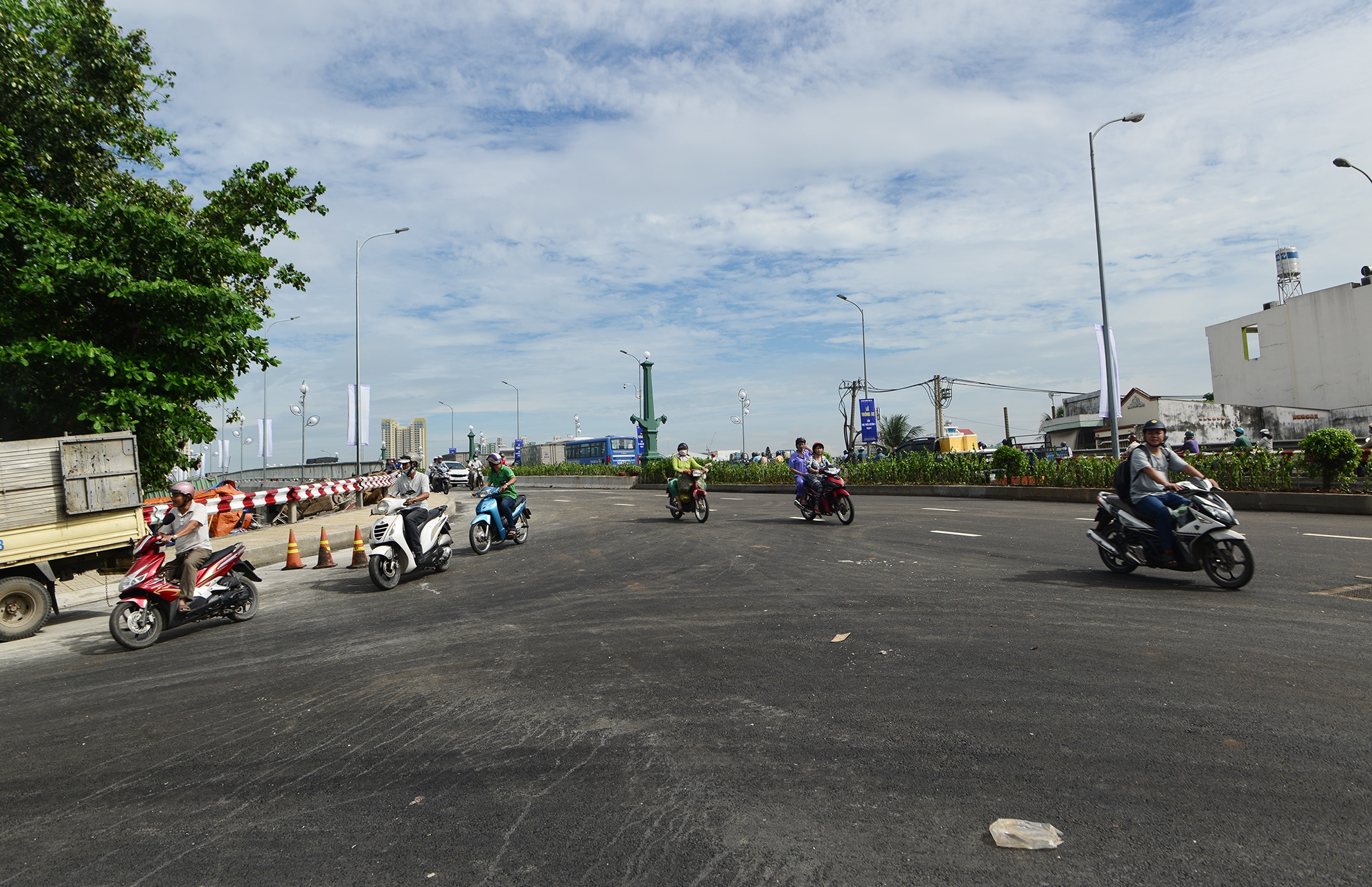 thong xe cau Nhi Thien Duong 1 o Sai Gon anh 10