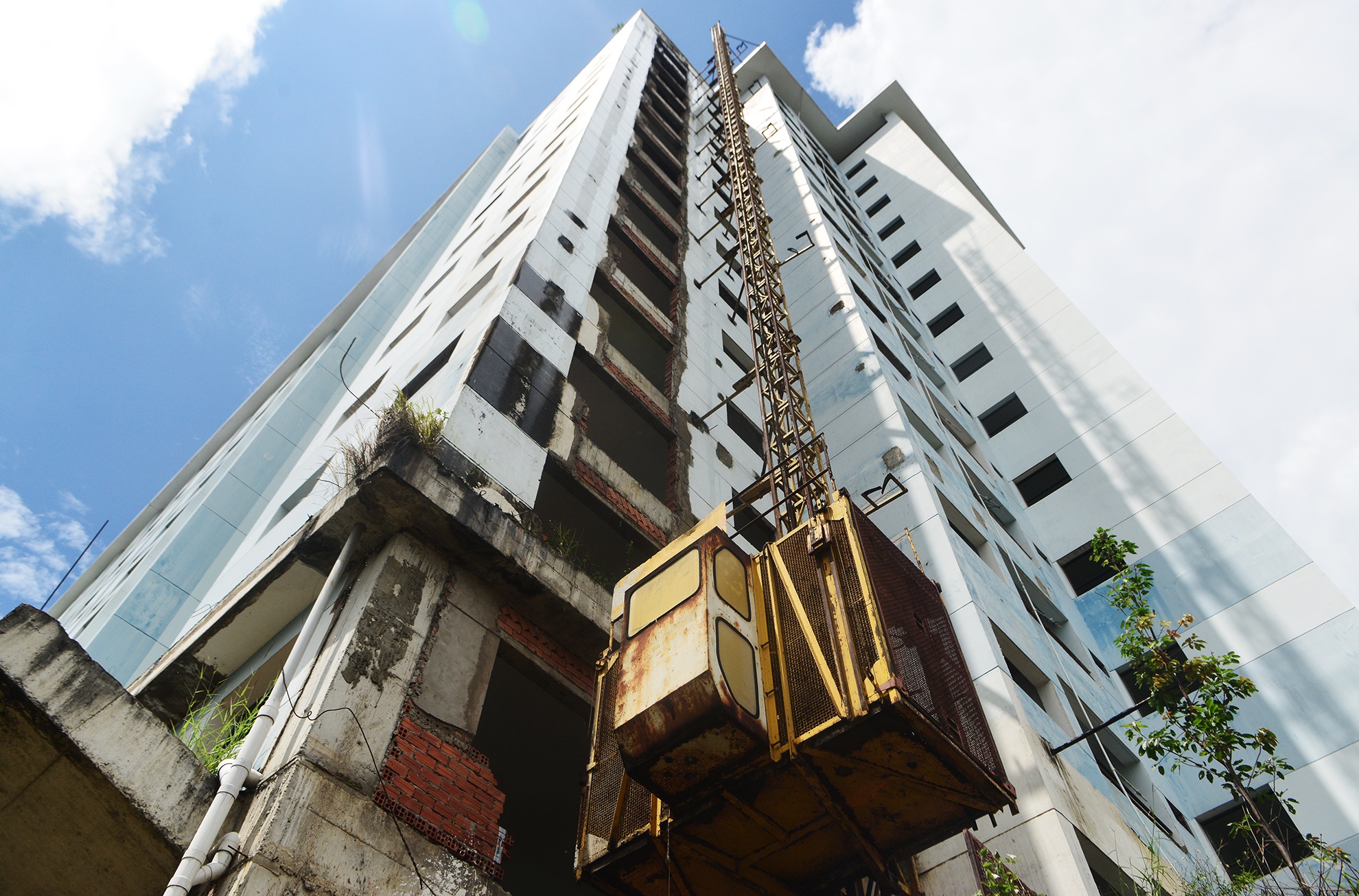 Biet thu, chung cu o Sai Gon lien tiep bi ngan hang siet no hinh anh